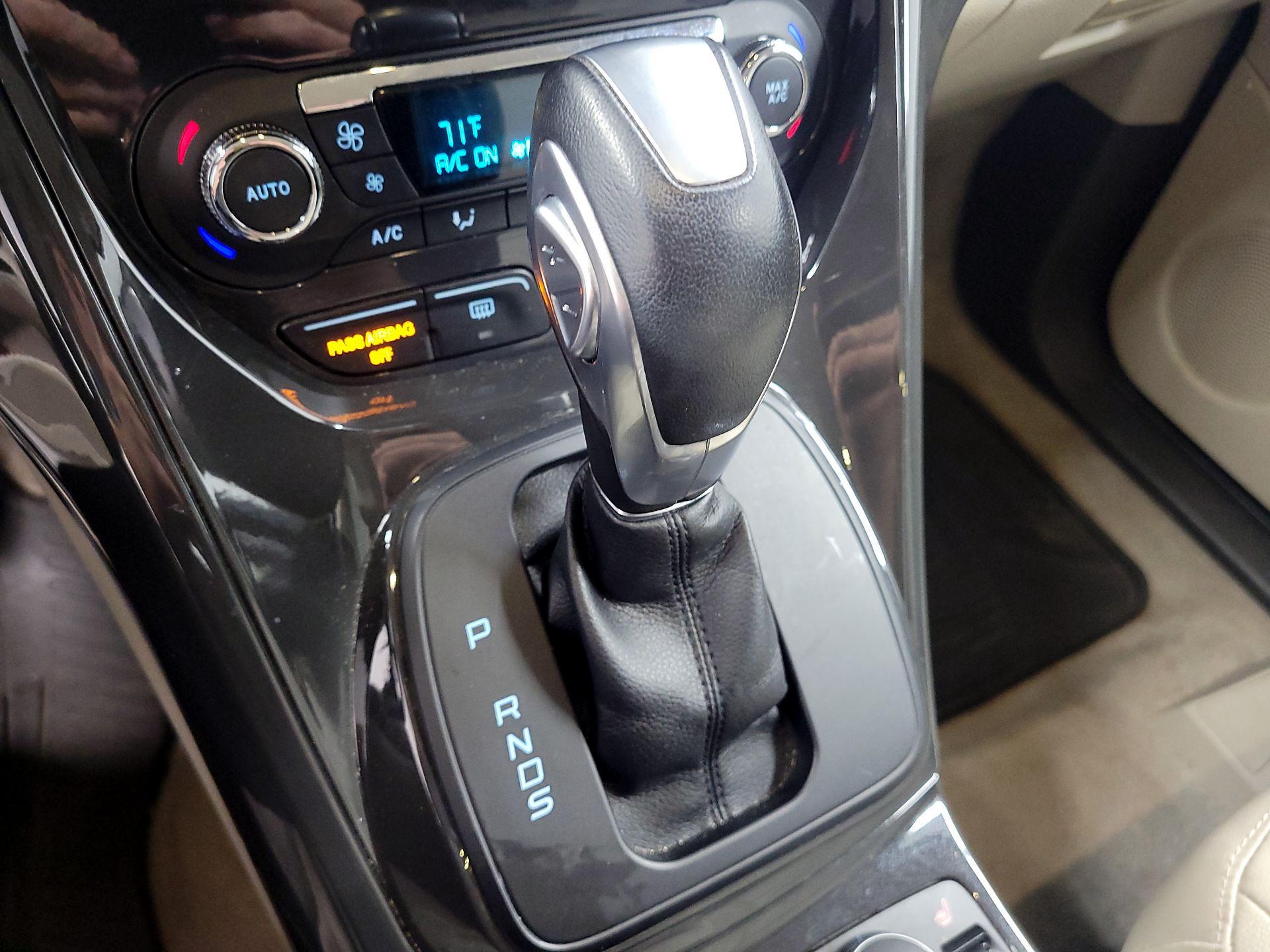 Thumbnail: 2016 Ford Escape - 15