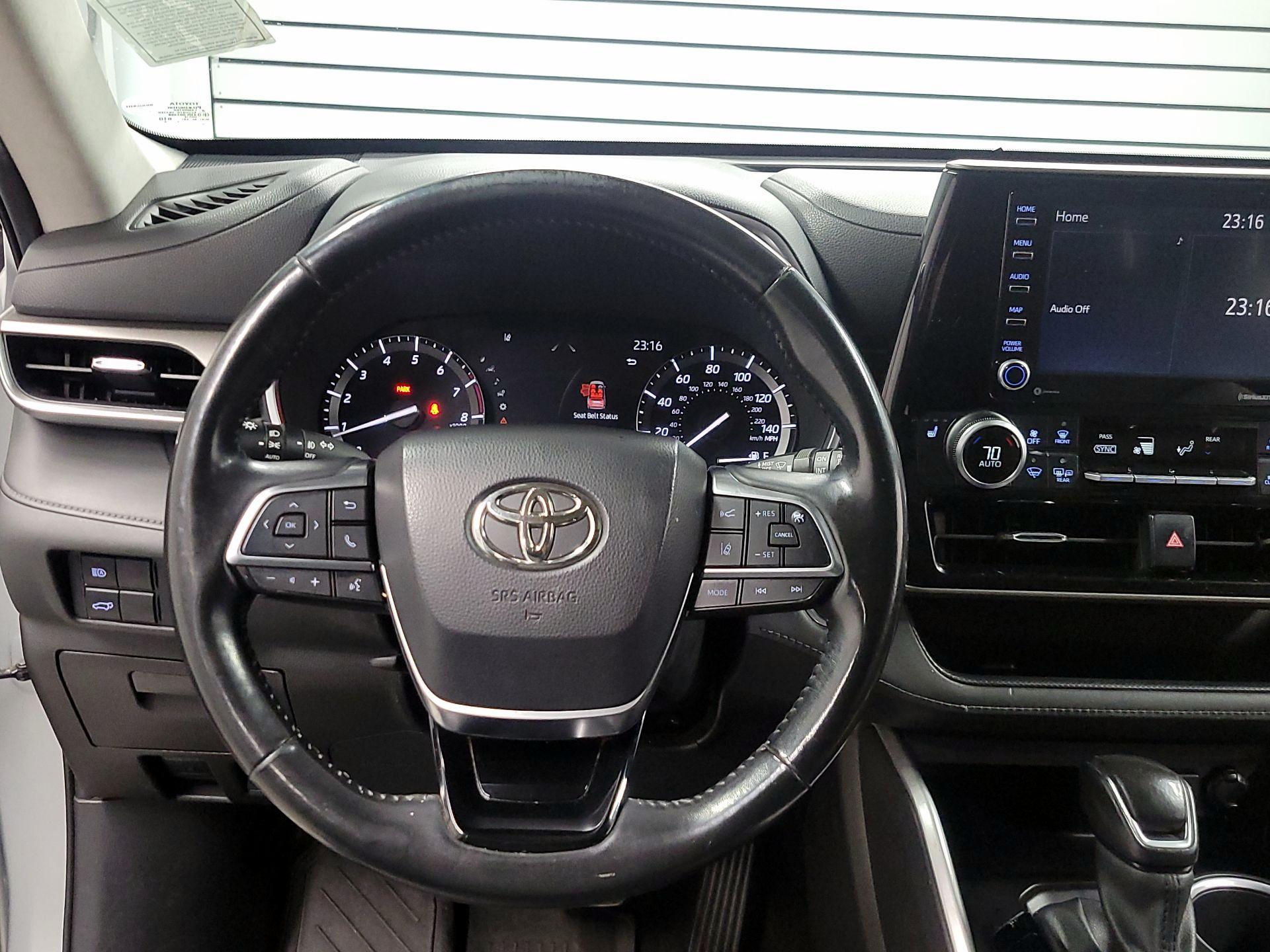 Thumbnail: 2020 Toyota Highlander - 10