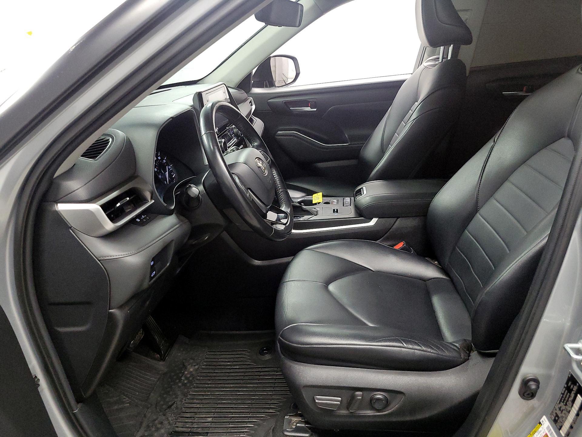 Thumbnail: 2020 Toyota Highlander - 11