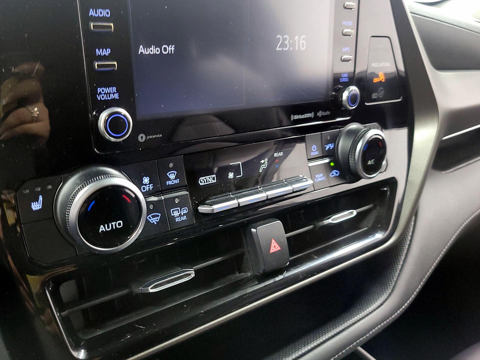 Thumbnail: 2020 Toyota Highlander - 16