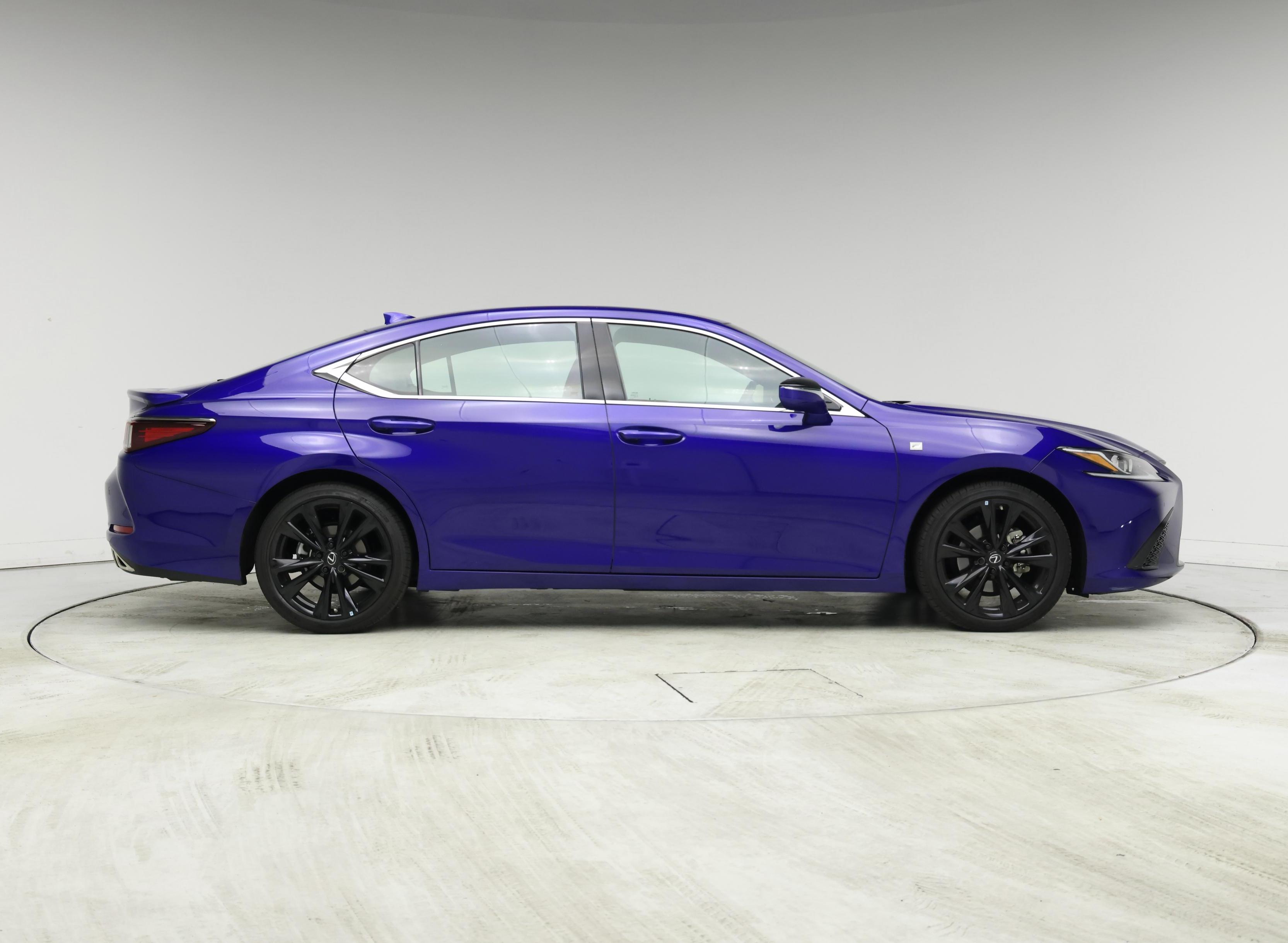 Thumbnail: 2023 Lexus ES - 7