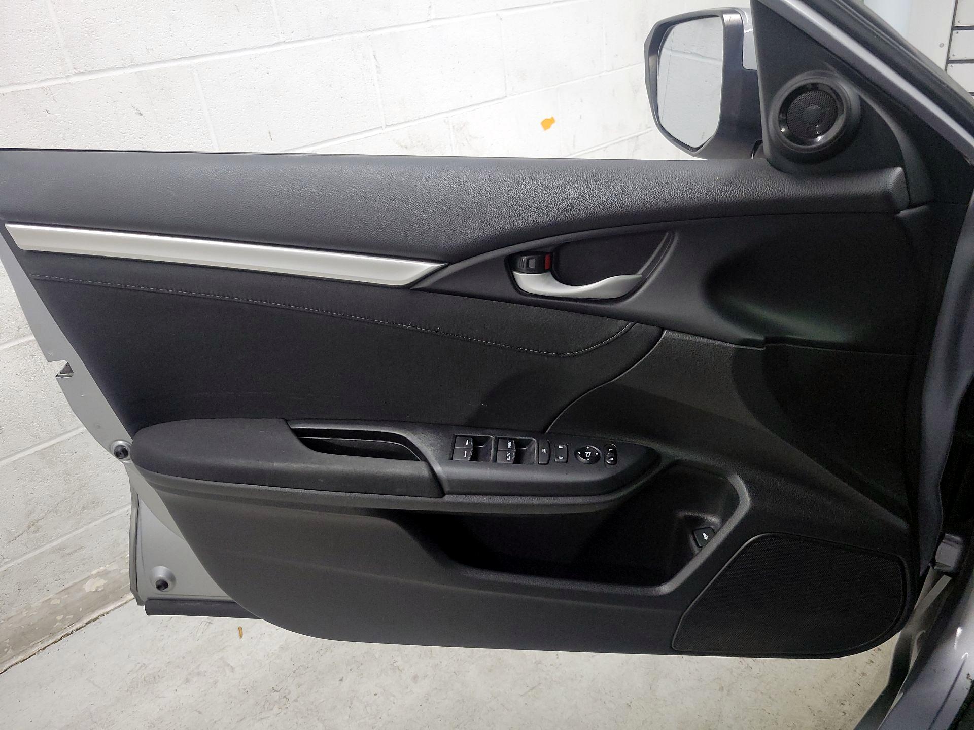 Thumbnail: 2016 Honda Civic - 12