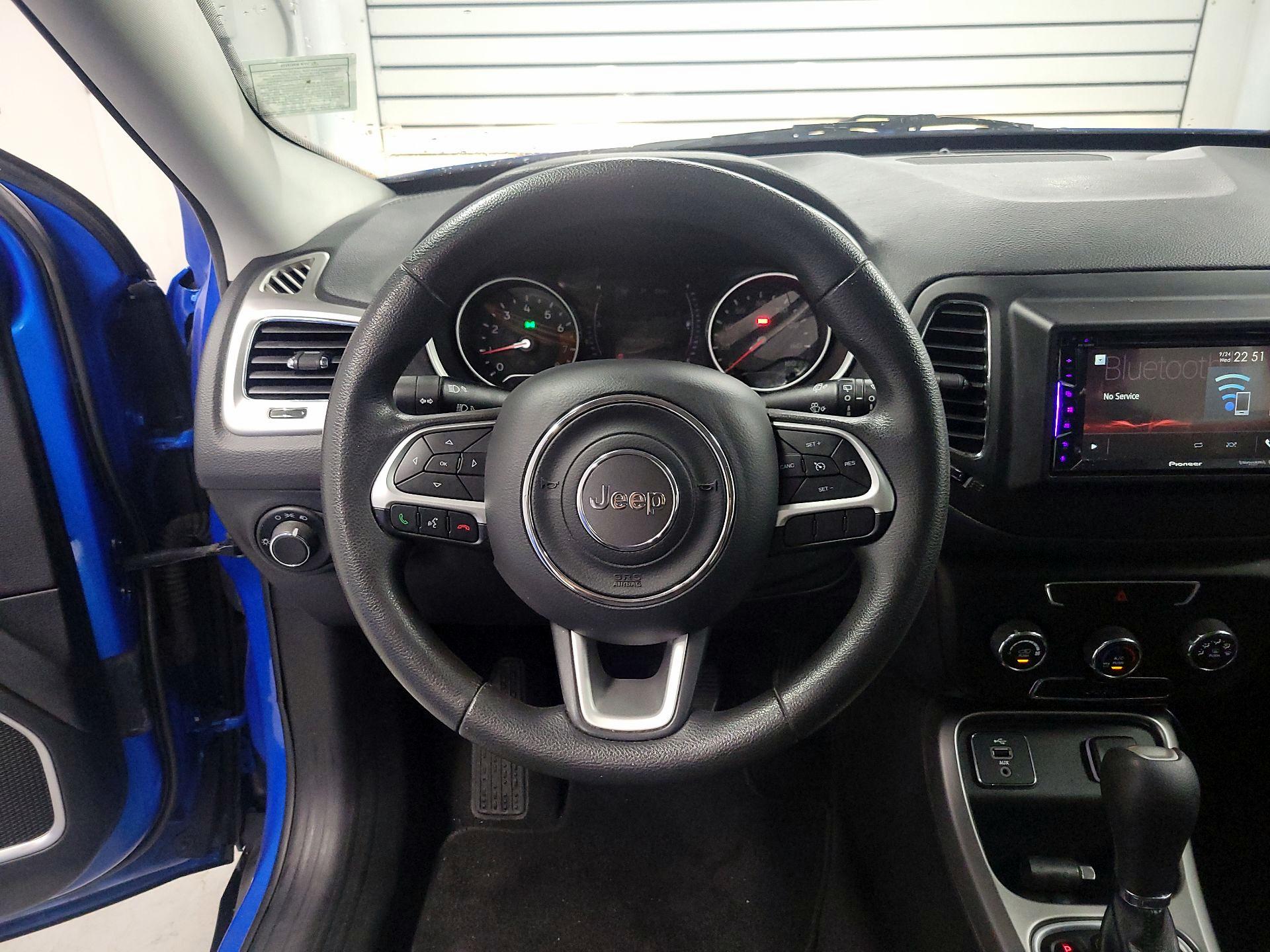 Thumbnail: 2018 Jeep Compass - 10