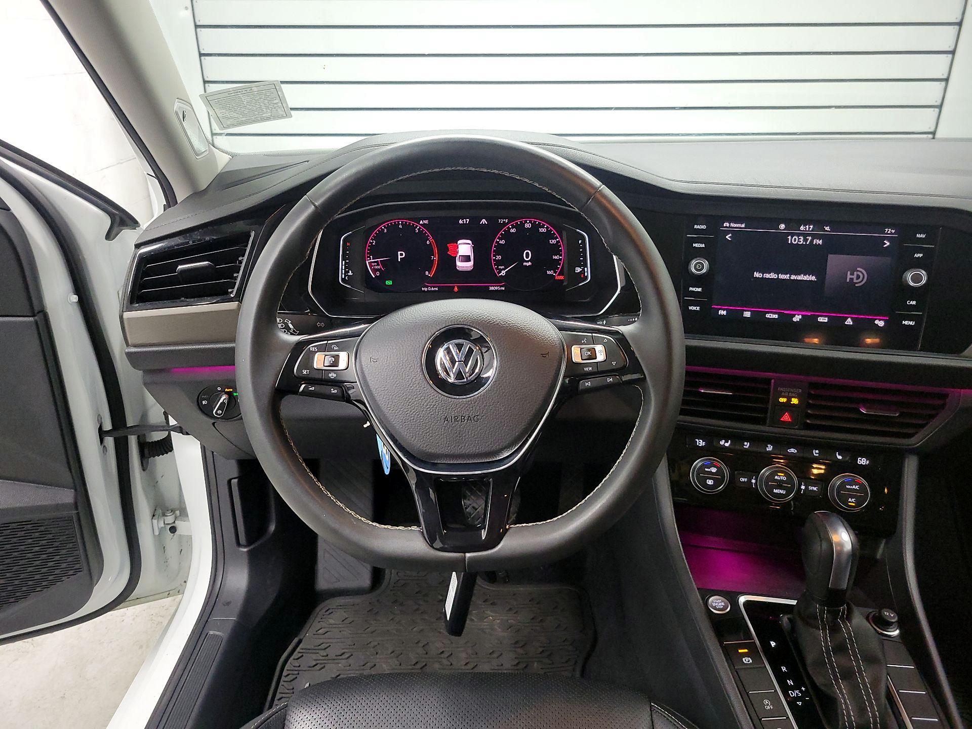 Thumbnail: 2021 Volkswagen Jetta - 10