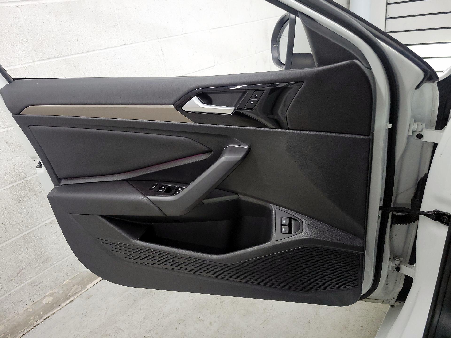 Thumbnail: 2021 Volkswagen Jetta - 12