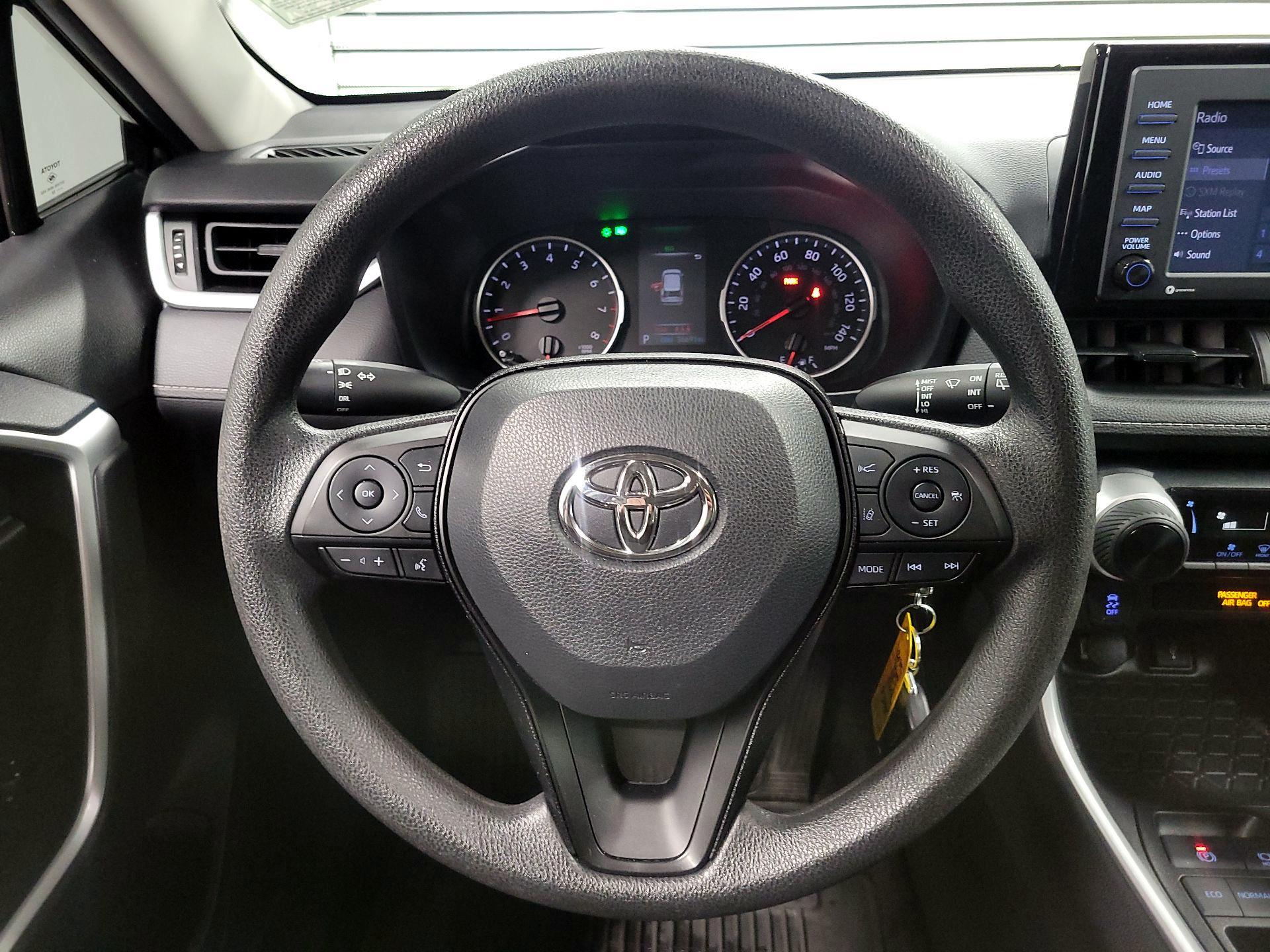 Thumbnail: 2022 Toyota RAV4 - 10