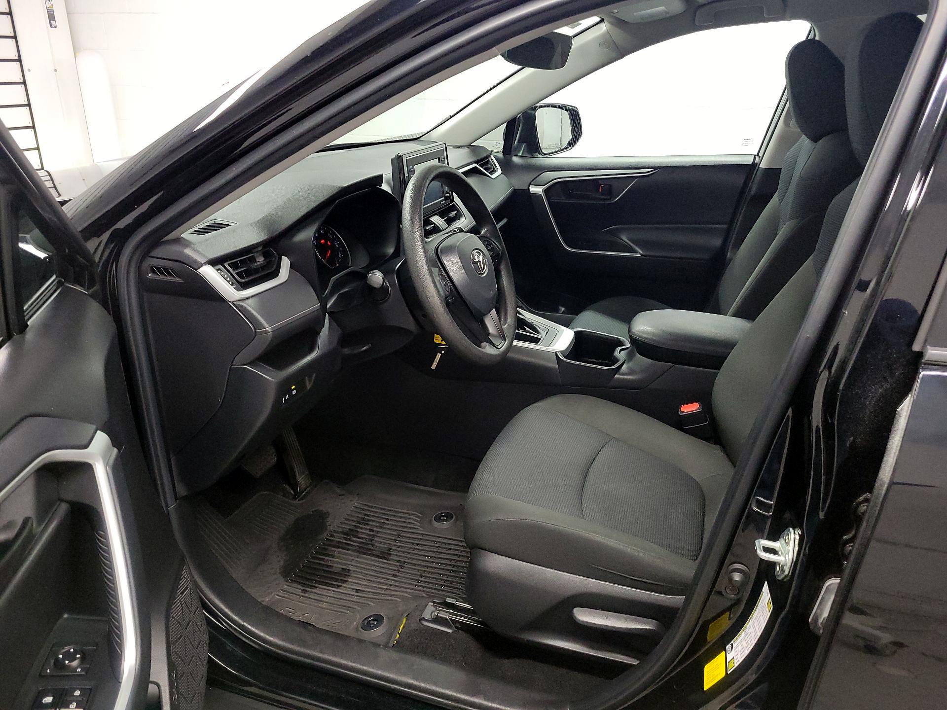 Thumbnail: 2022 Toyota RAV4 - 11