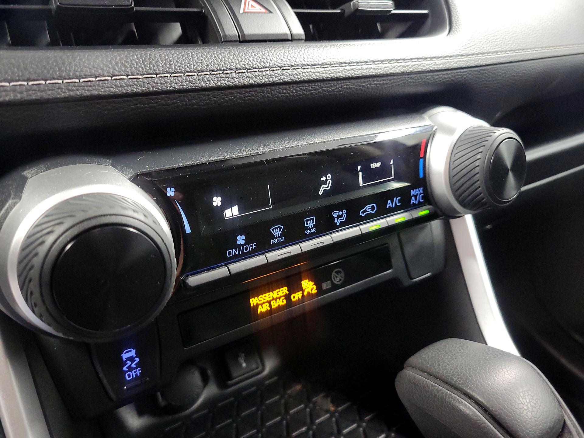 Thumbnail: 2022 Toyota RAV4 - 16