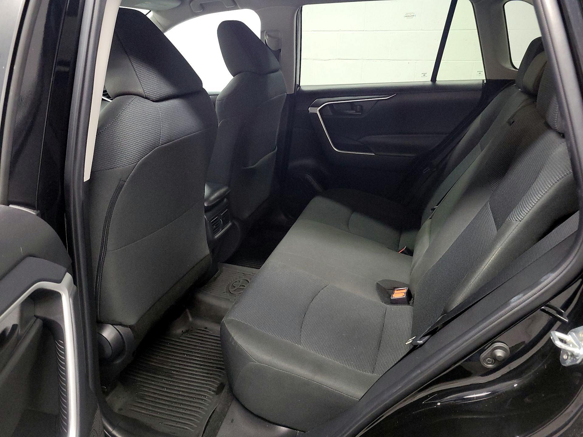 Thumbnail: 2022 Toyota RAV4 - 19