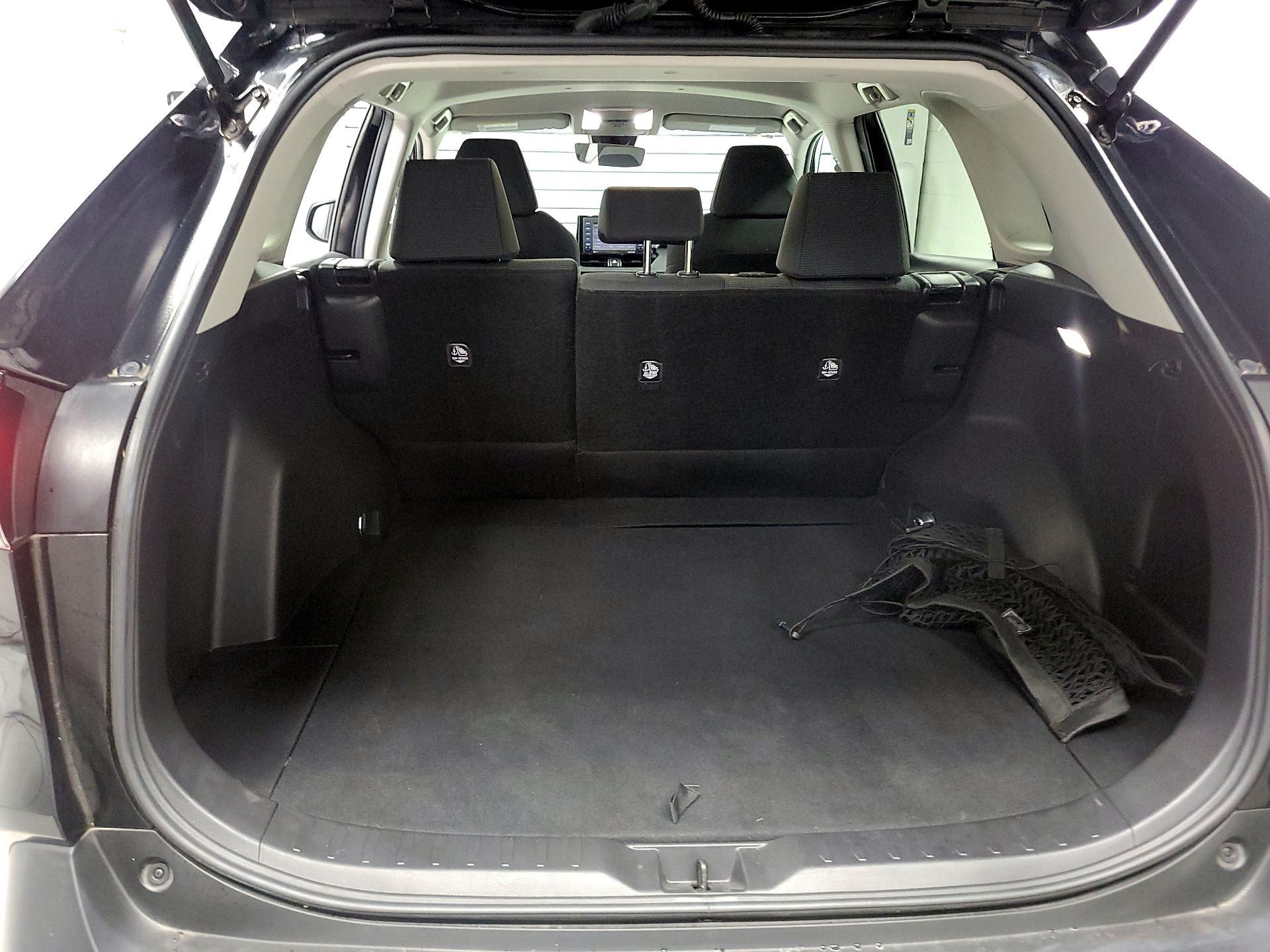 Thumbnail: 2022 Toyota RAV4 - 20