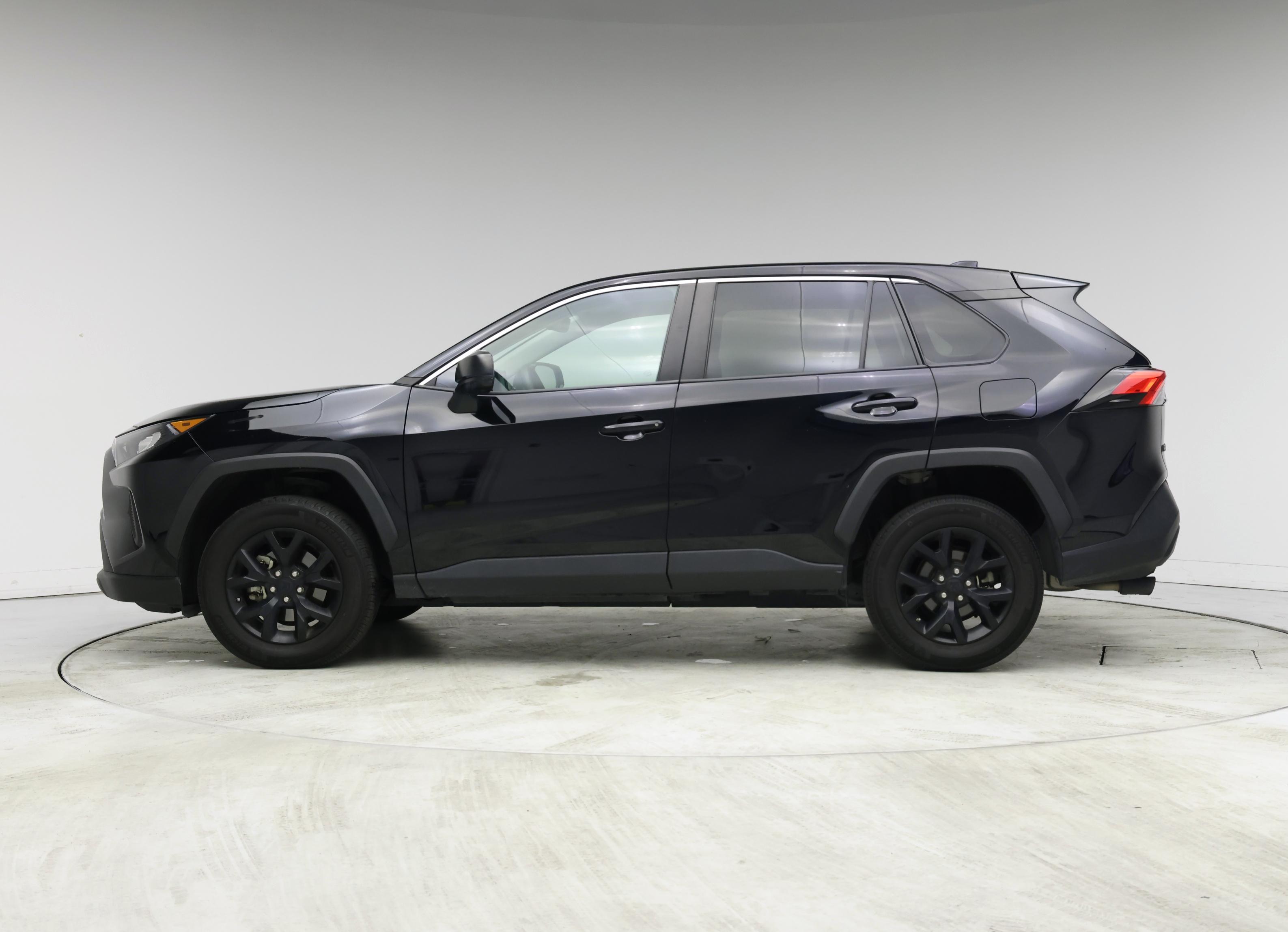 Thumbnail: 2022 Toyota RAV4 - 3