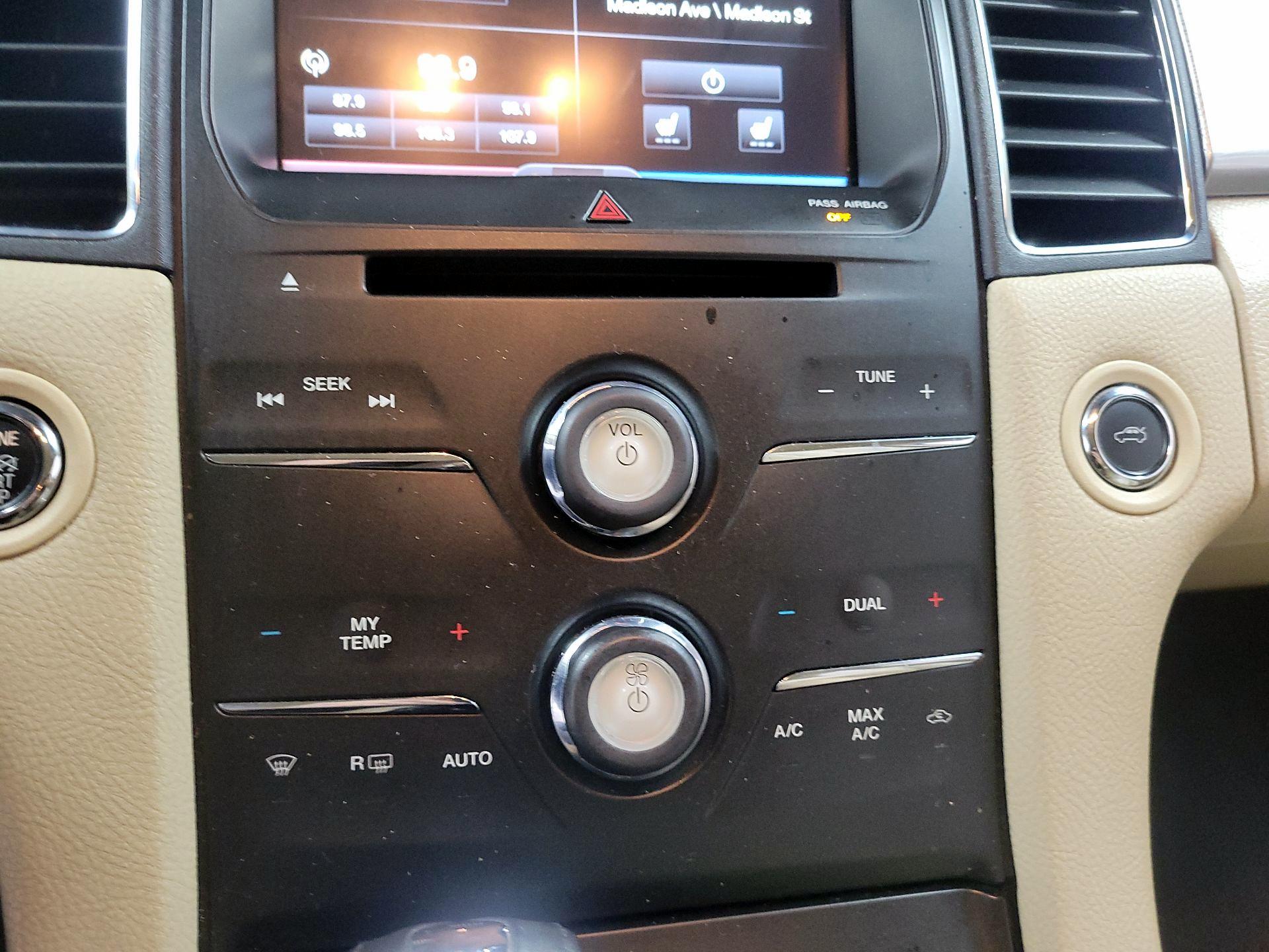 Thumbnail: 2015 Ford Taurus - 15