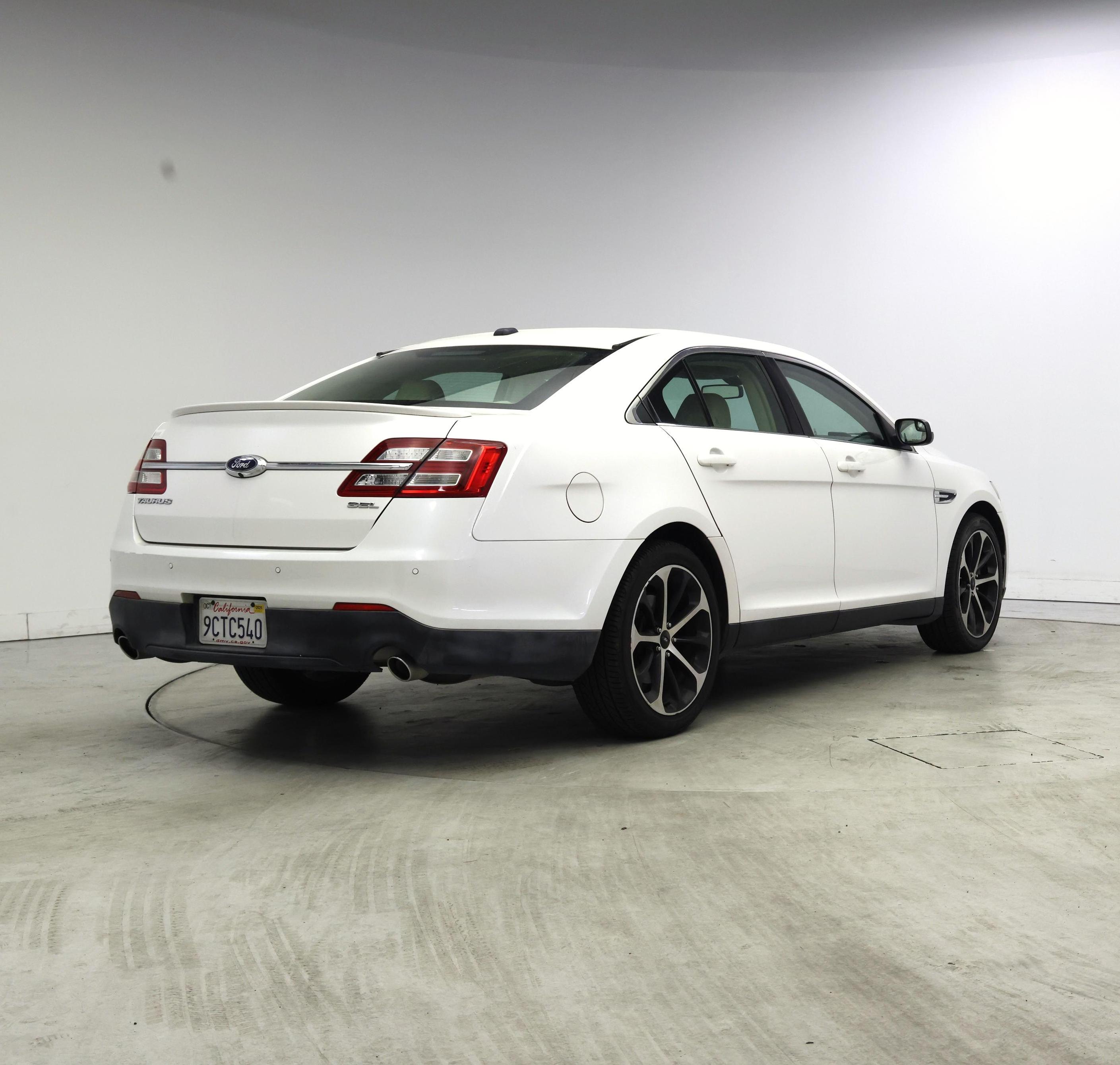 Thumbnail: 2015 Ford Taurus - 8