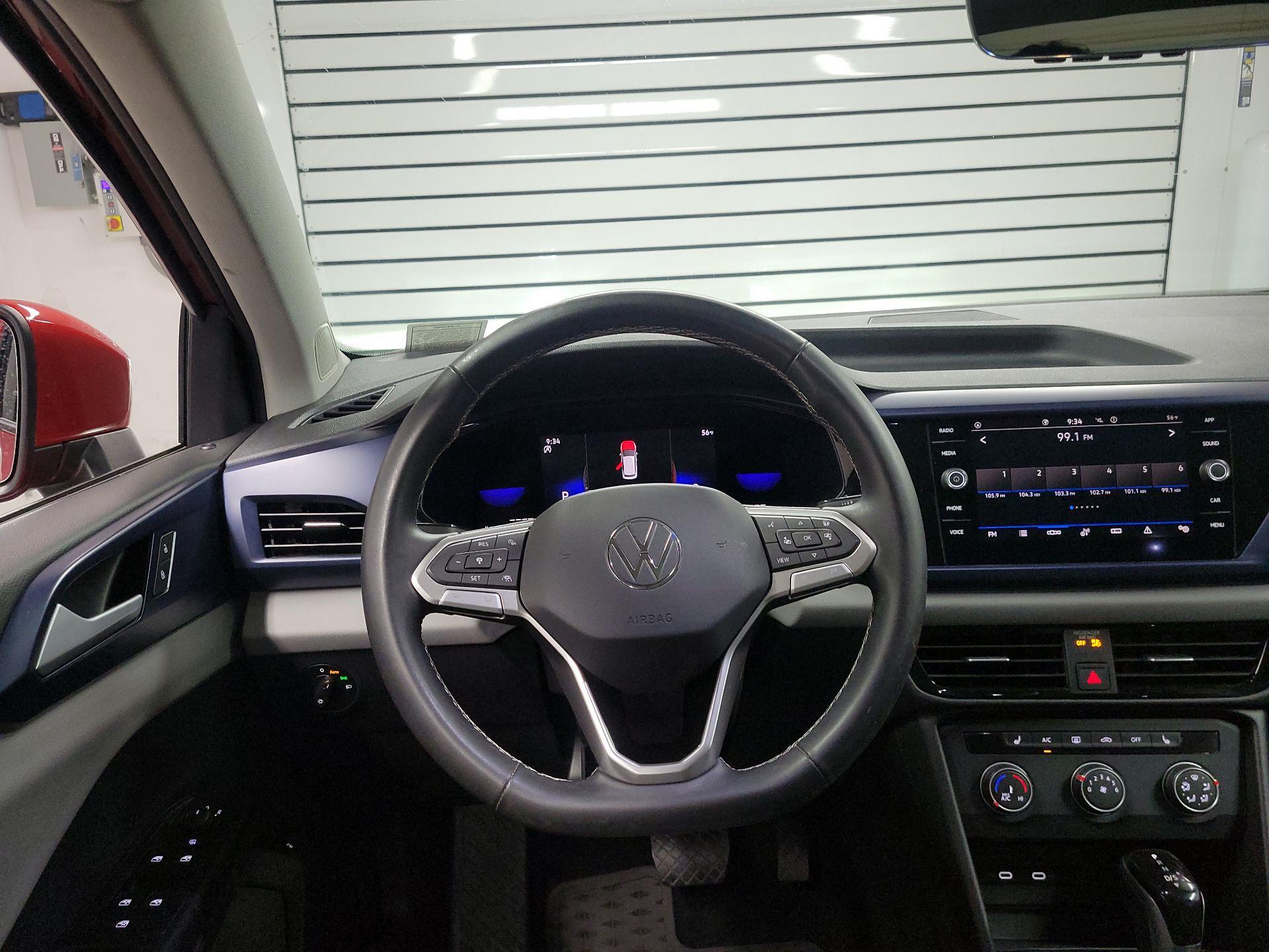 Thumbnail: 2022 Volkswagen Taos - 10
