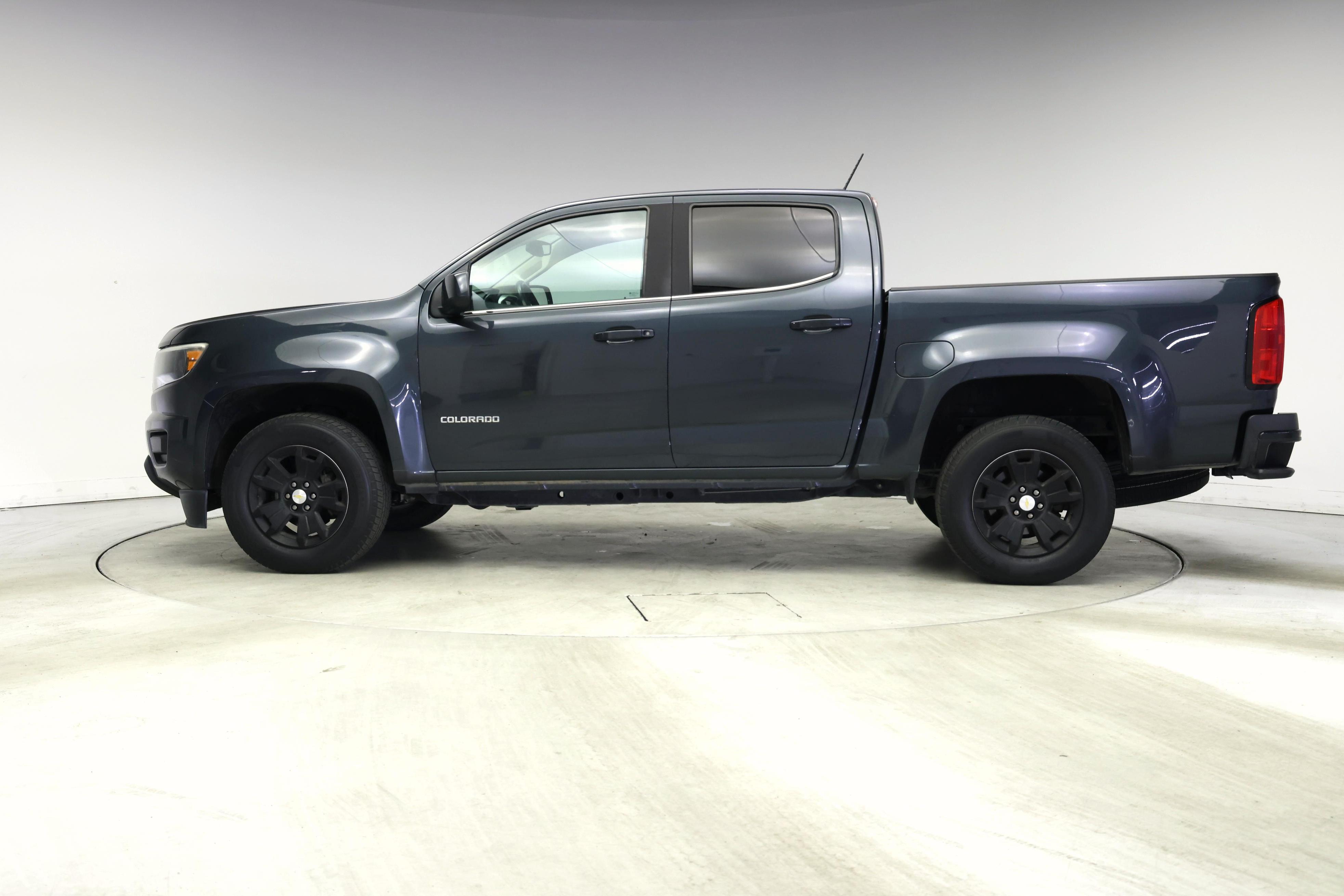 Thumbnail: 2017 Chevrolet Colorado - 3