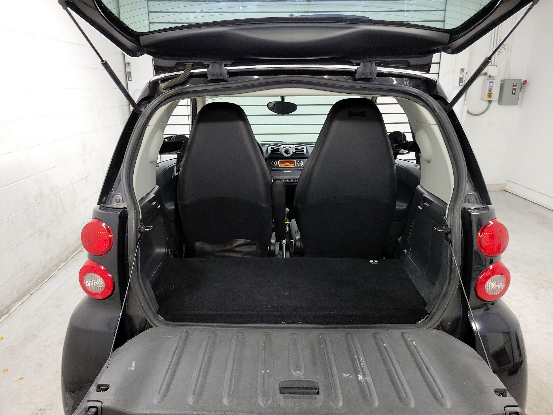Thumbnail: 2015 smart fortwo - 16