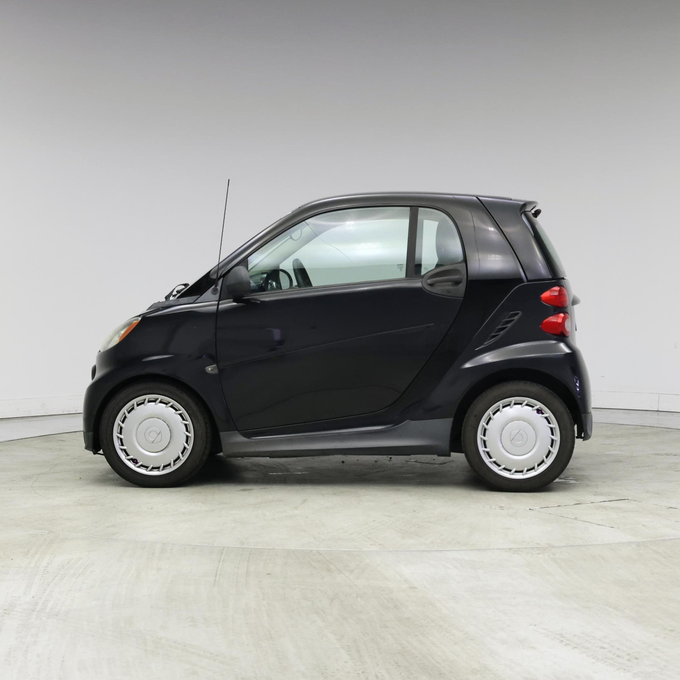 Thumbnail: 2015 smart fortwo - 3