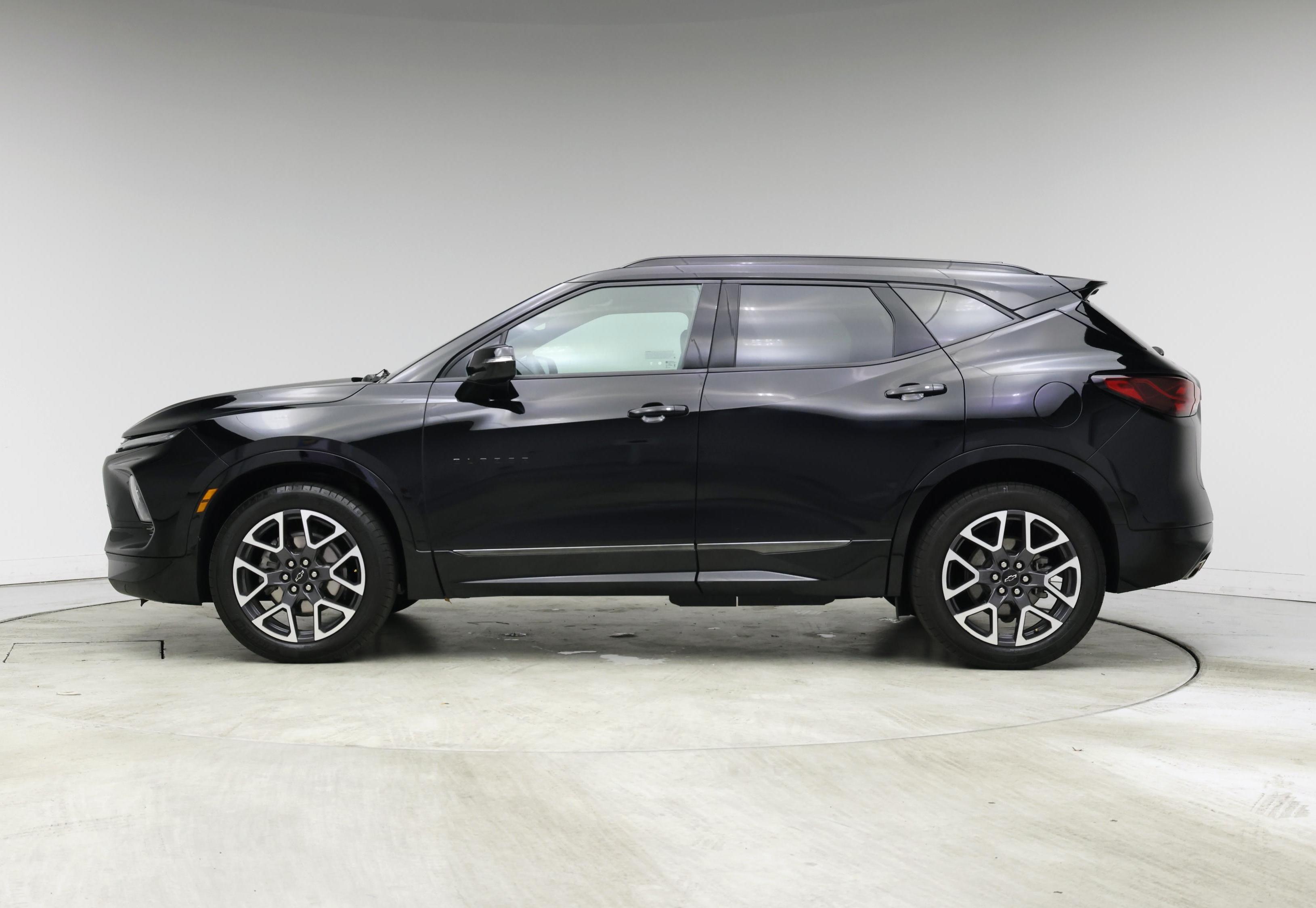 Thumbnail: 2023 Chevrolet Blazer - 3