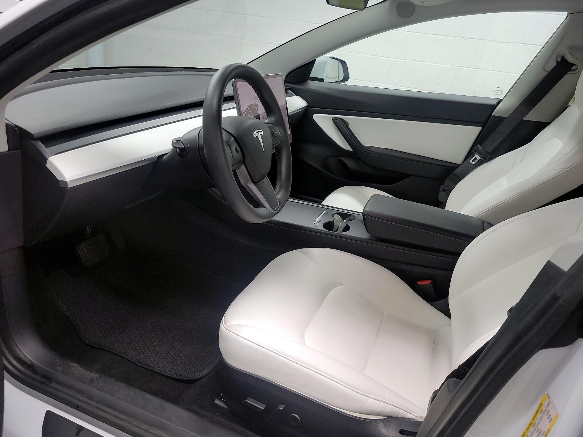 Thumbnail: 2021 Tesla Model 3 - 11