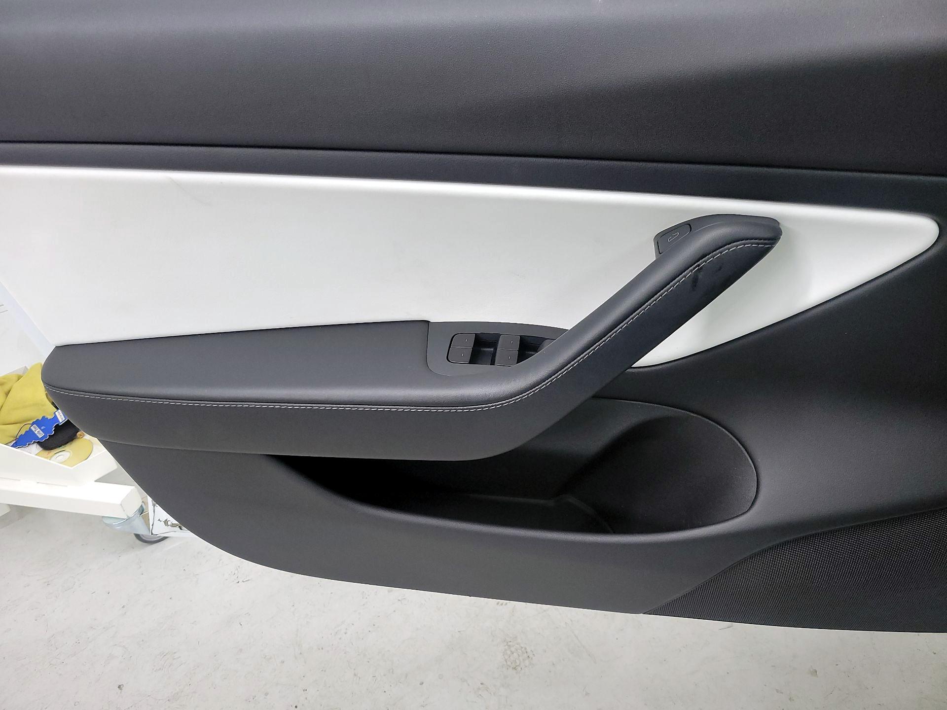 Thumbnail: 2021 Tesla Model 3 - 12