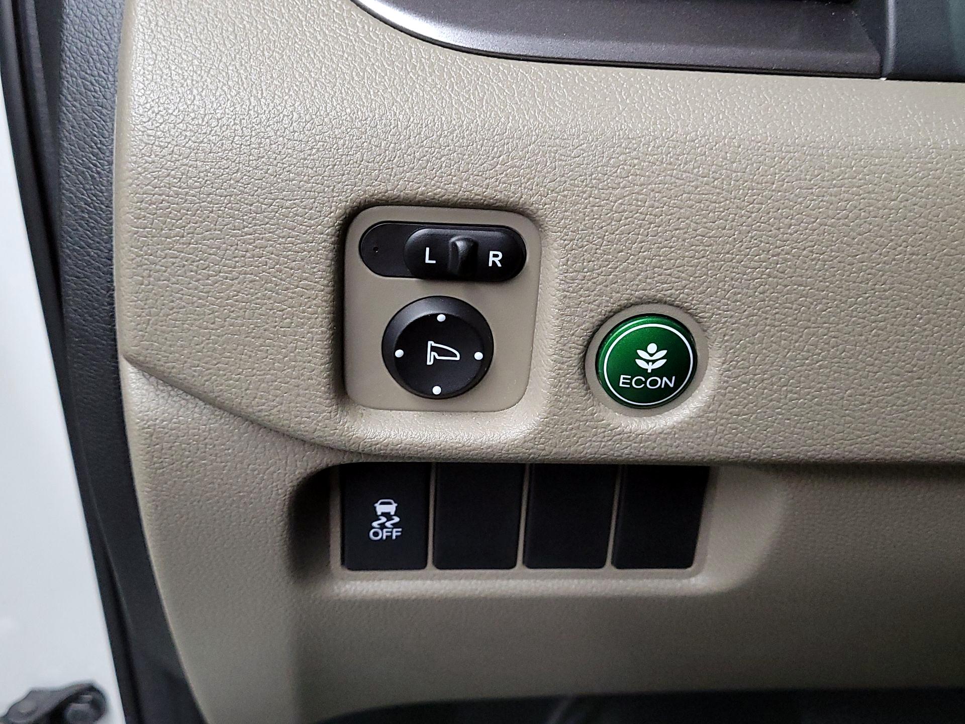 Thumbnail: 2016 Honda Pilot - 13