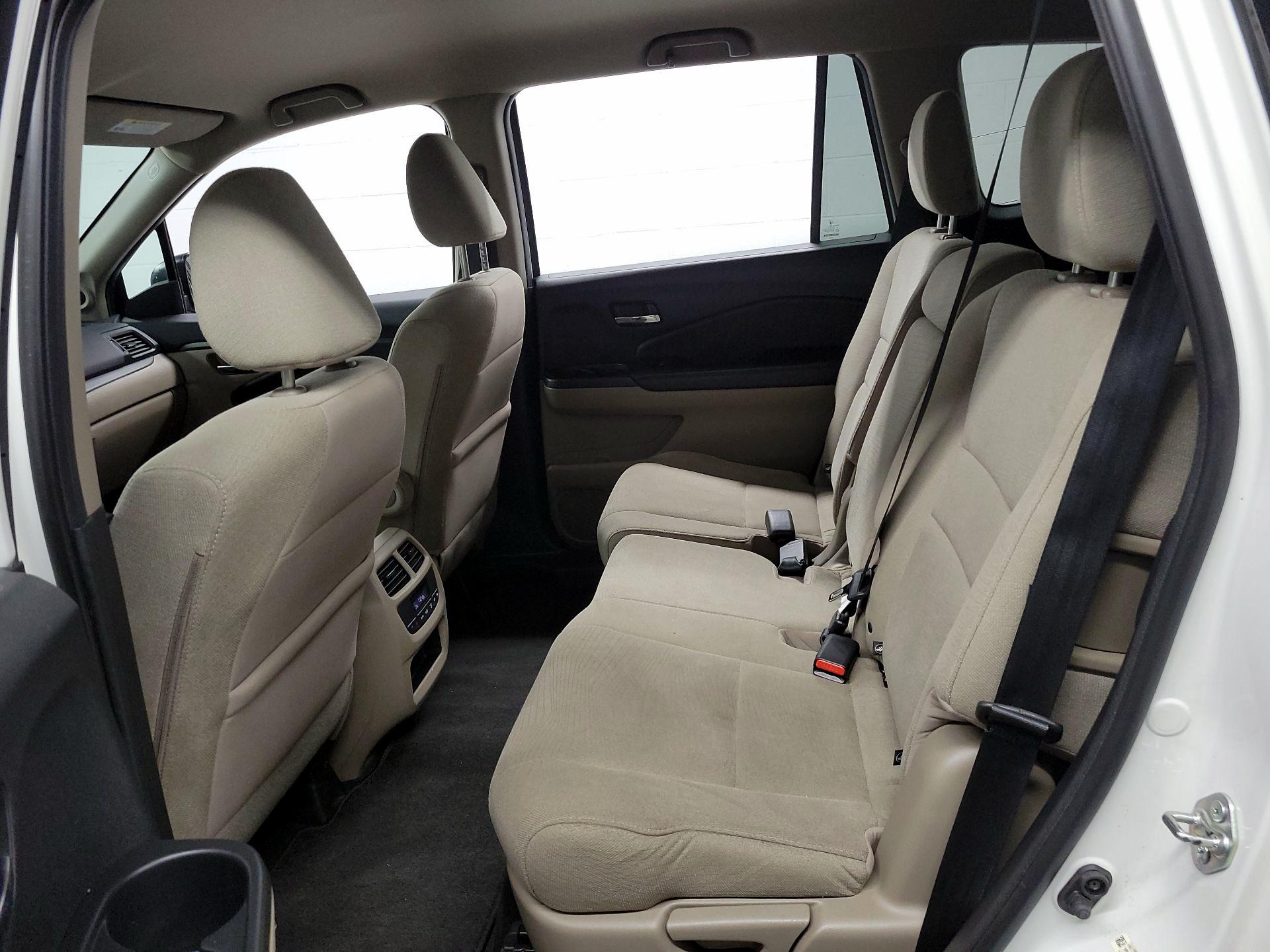 Thumbnail: 2016 Honda Pilot - 18