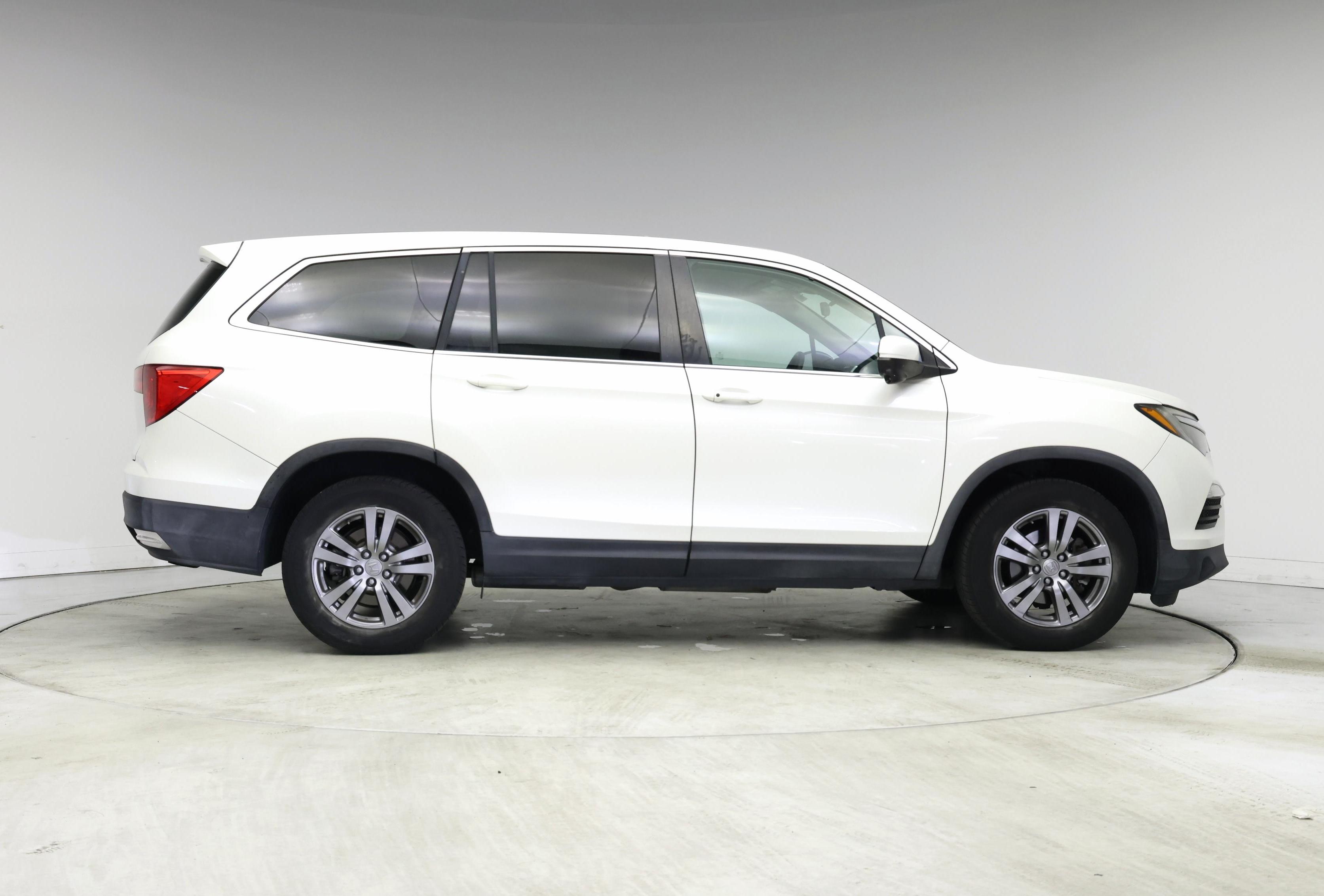 Thumbnail: 2016 Honda Pilot - 7