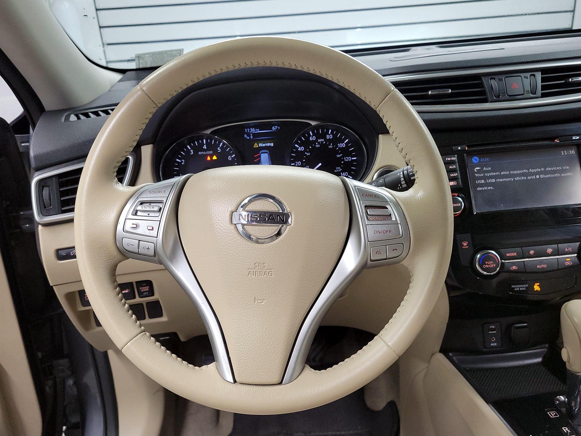Thumbnail: 2015 Nissan Rogue - 10