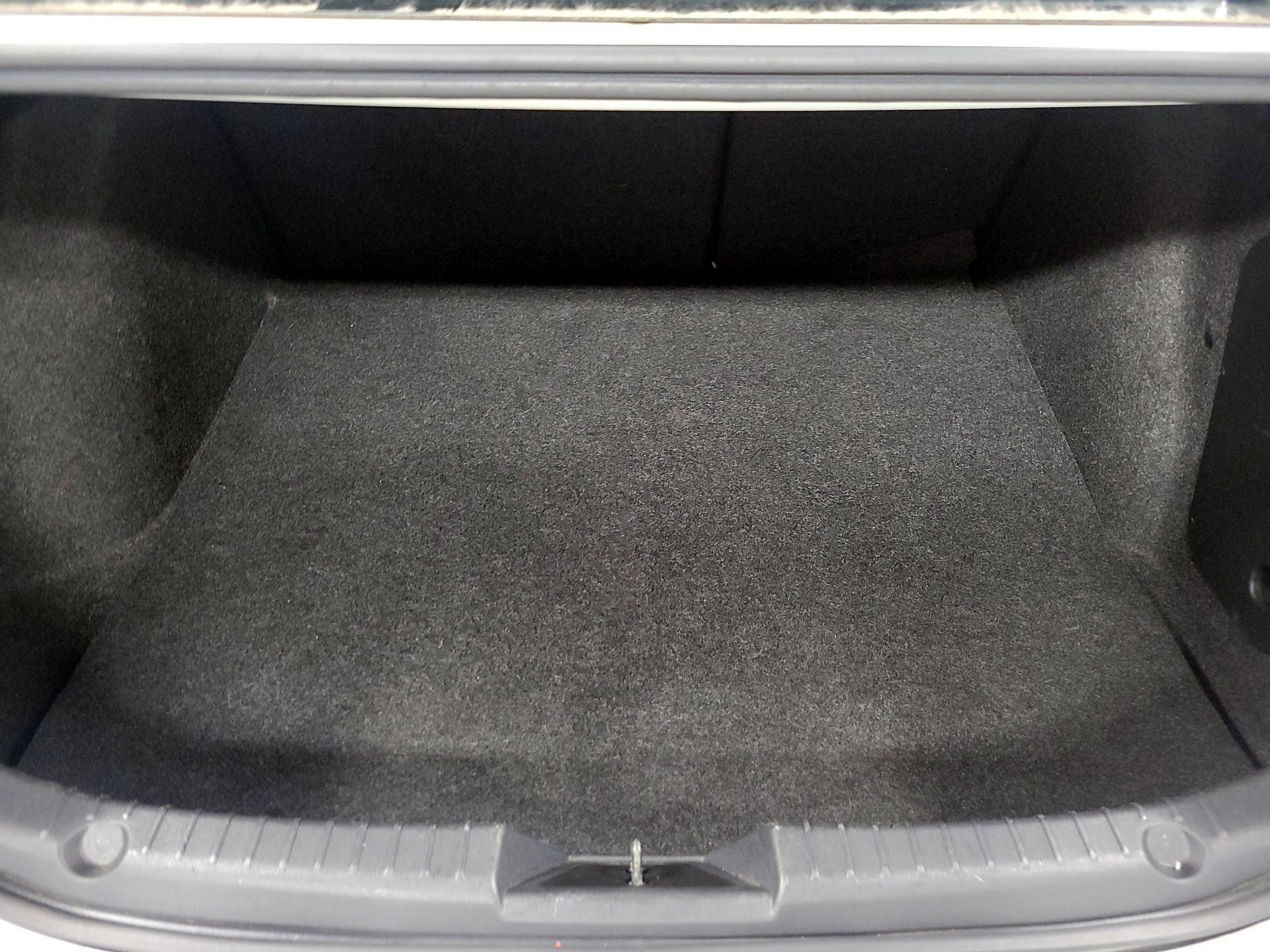 Thumbnail: 2016 Mazda Mazda3 - 19