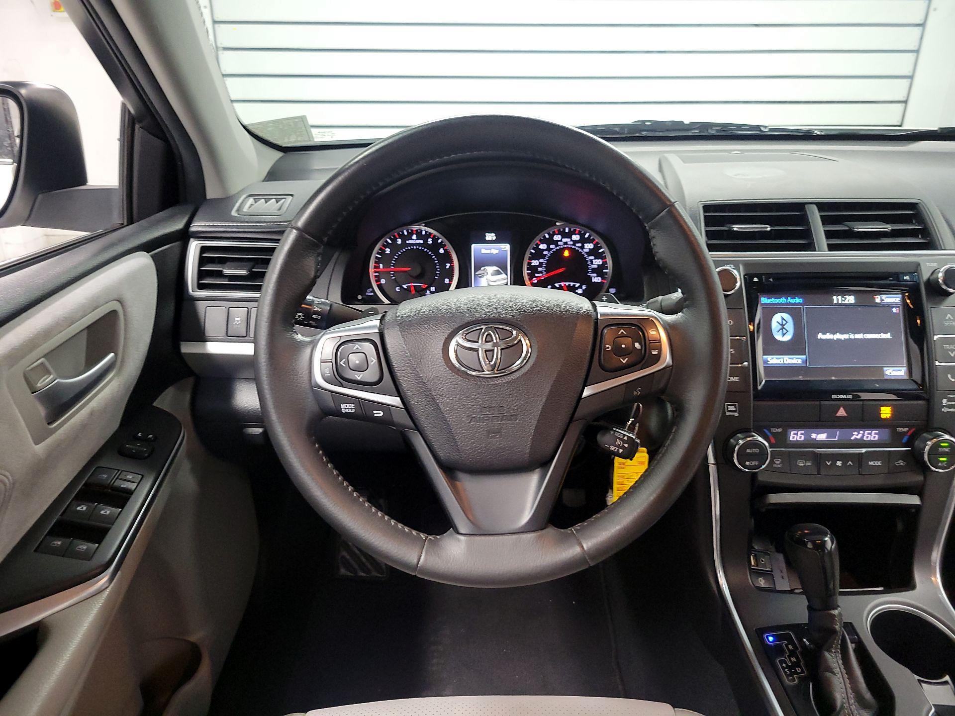 Thumbnail: 2017 Toyota Camry - 10
