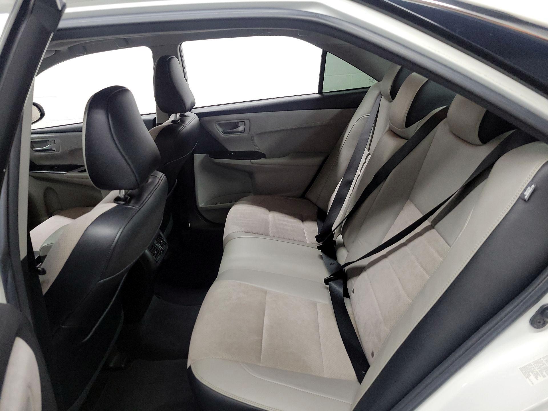 Thumbnail: 2017 Toyota Camry - 16