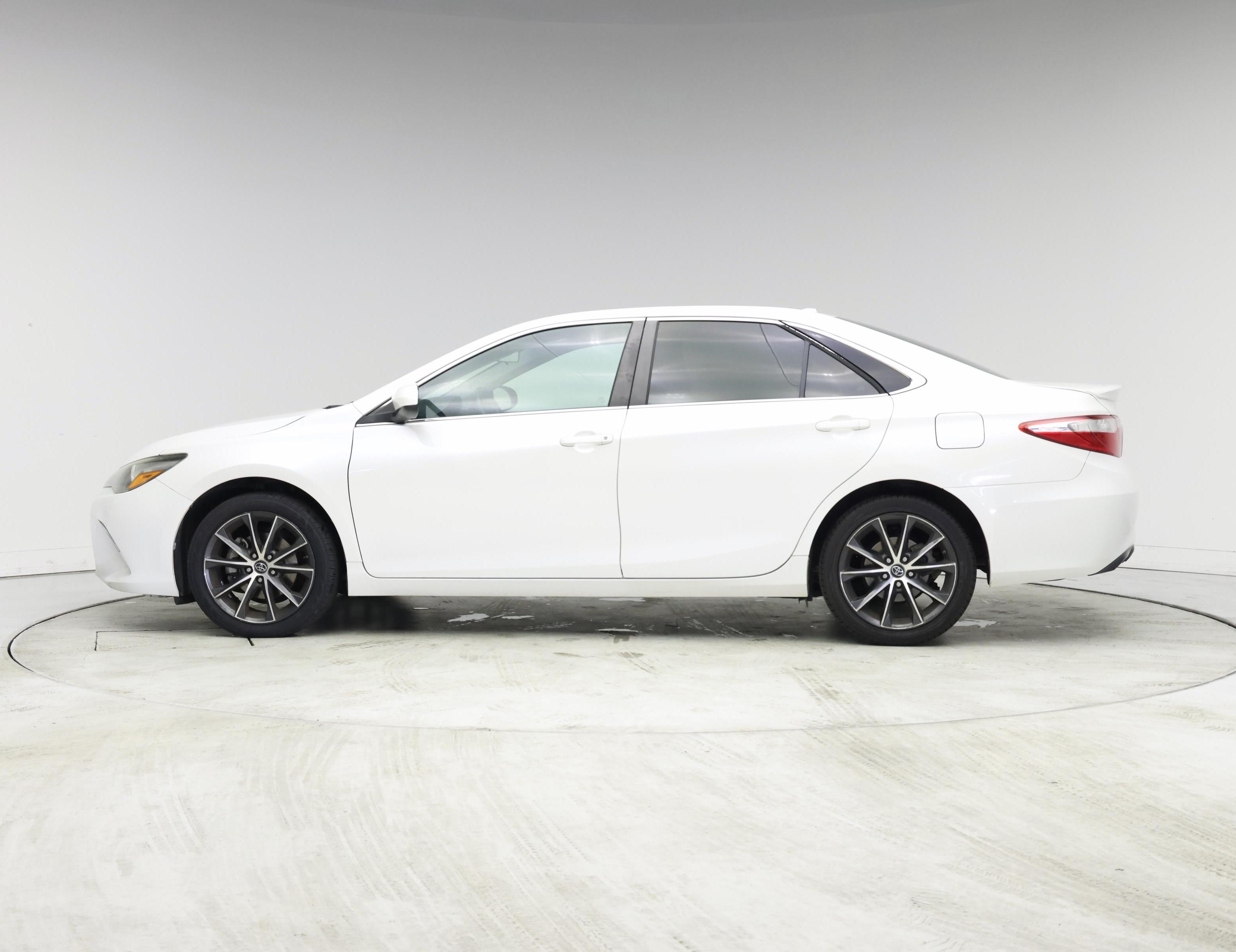 Thumbnail: 2017 Toyota Camry - 3