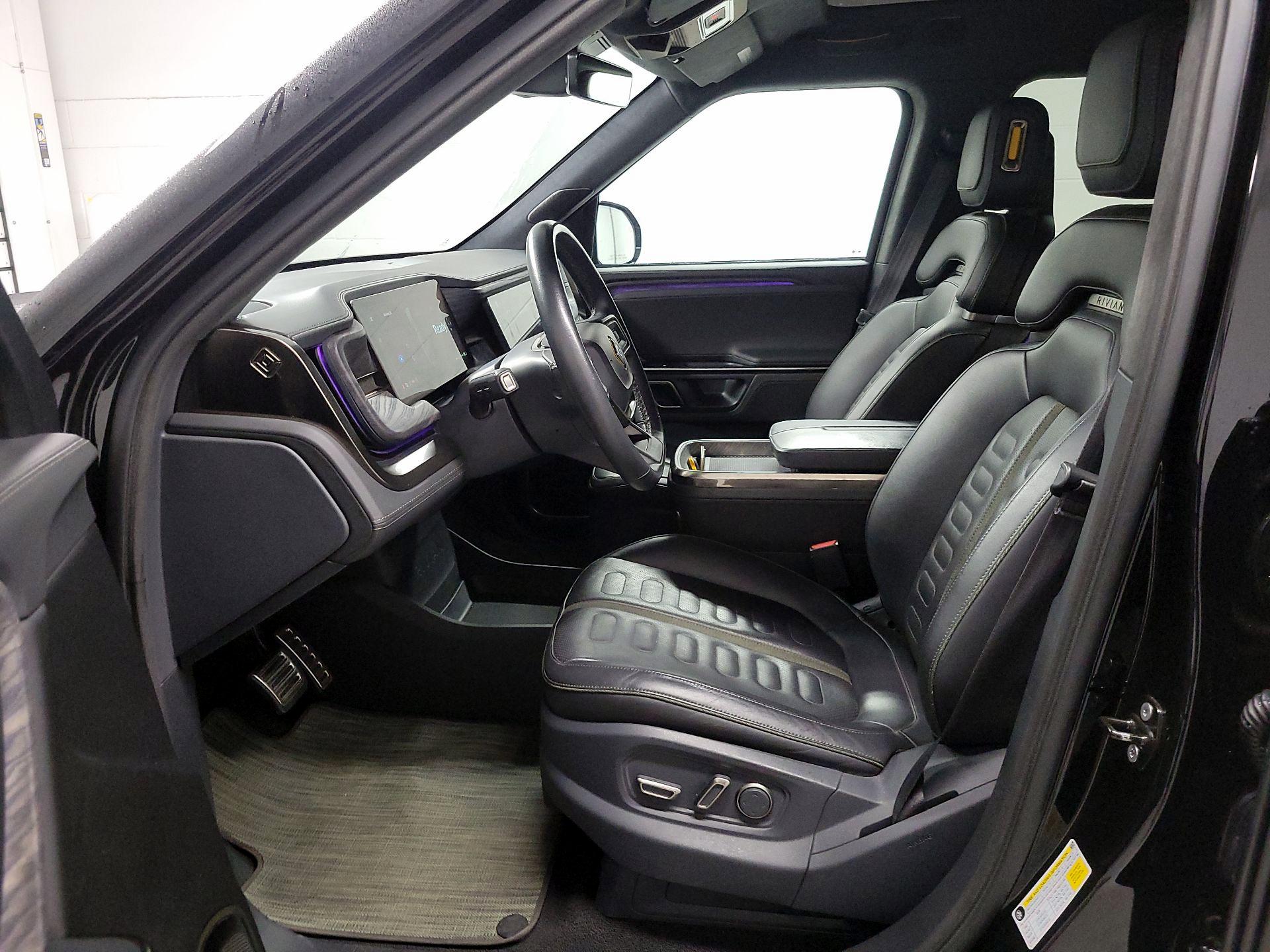 Thumbnail: 2022 Rivian R1T - 11