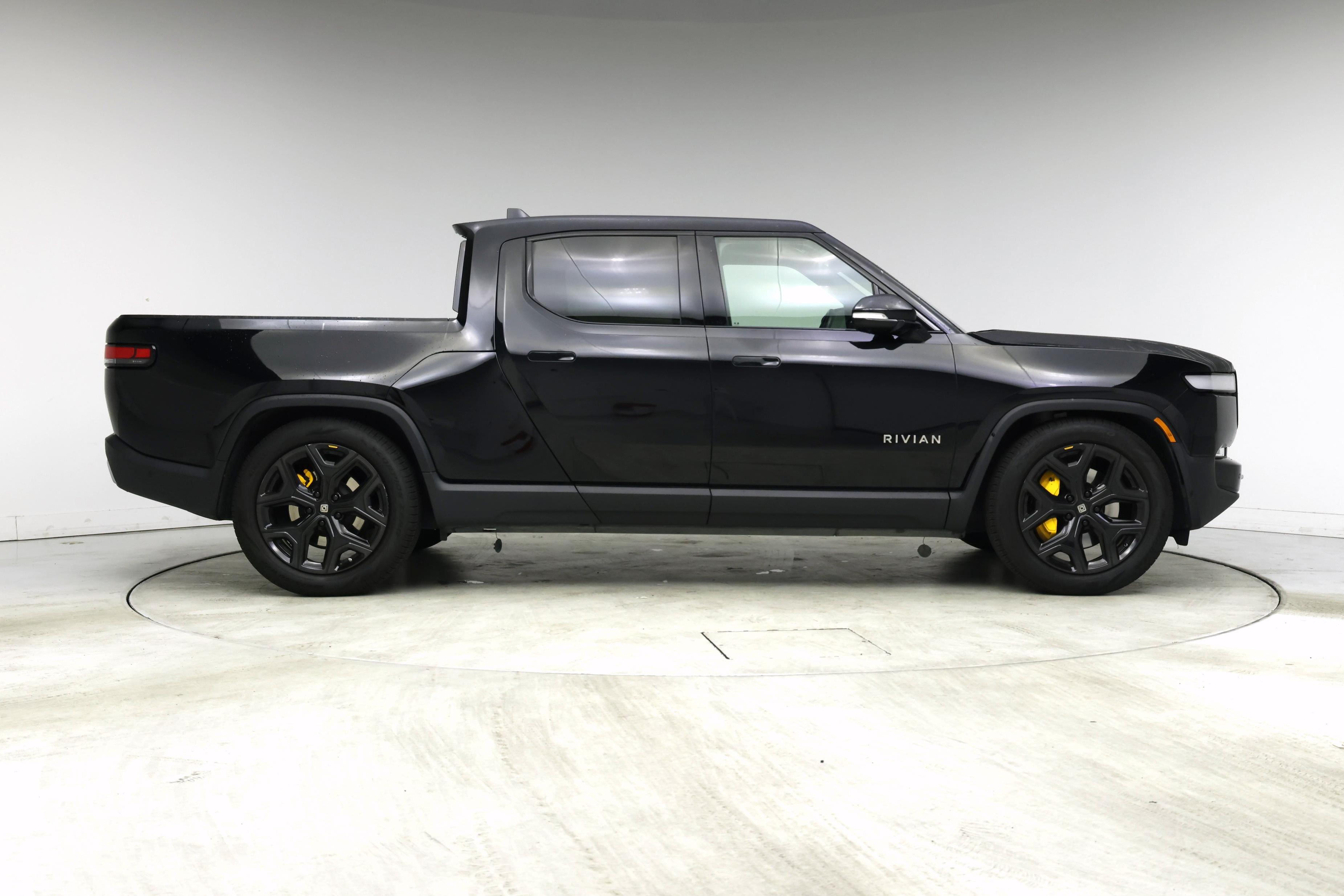 Thumbnail: 2022 Rivian R1T - 7