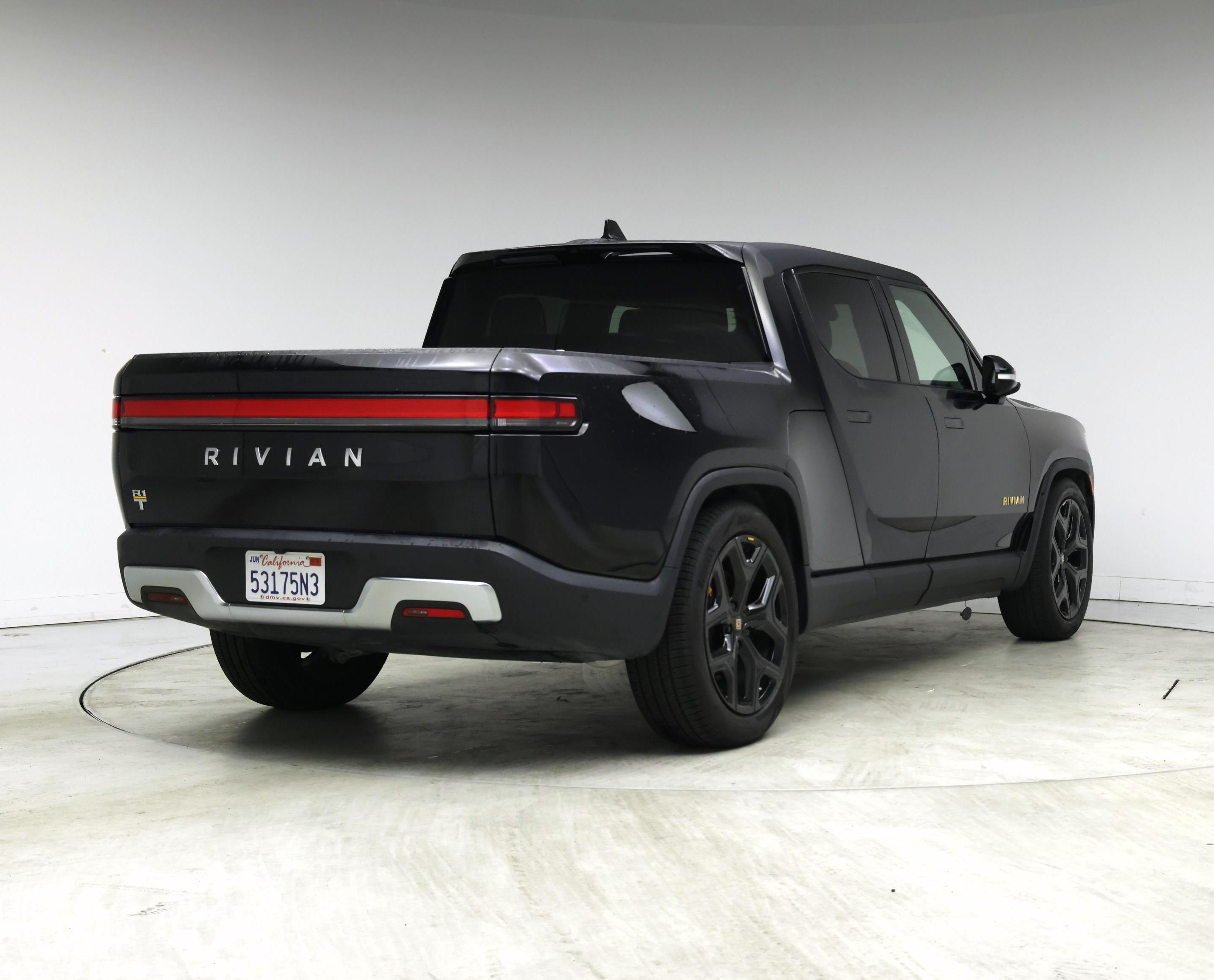 Thumbnail: 2022 Rivian R1T - 8