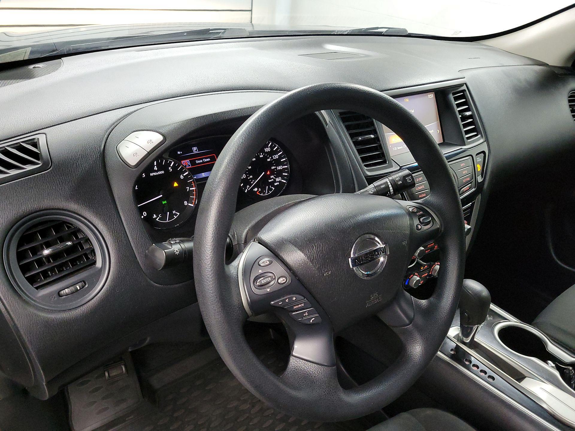 Thumbnail: 2019 Nissan Pathfinder - 9