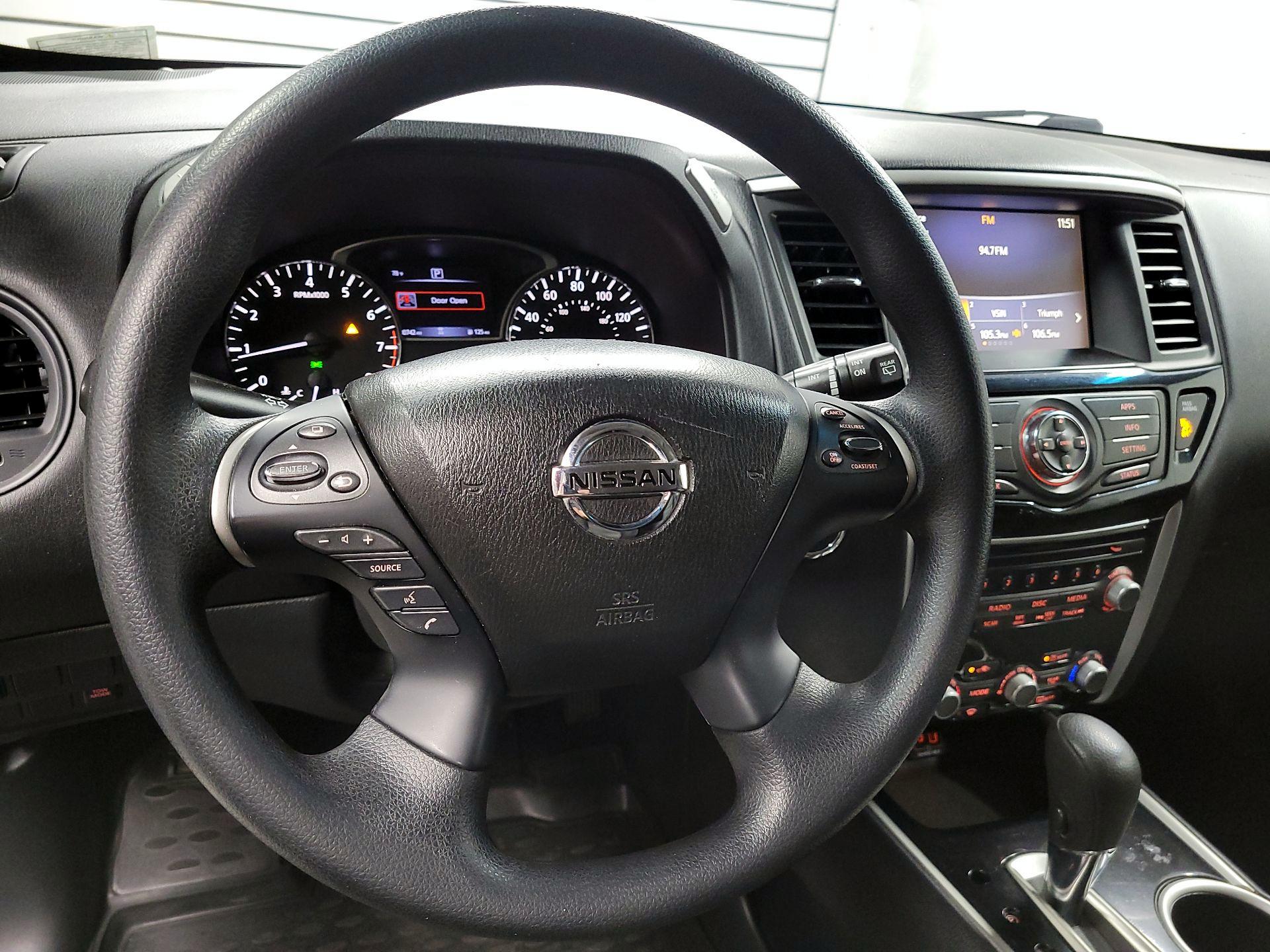 Thumbnail: 2019 Nissan Pathfinder - 10