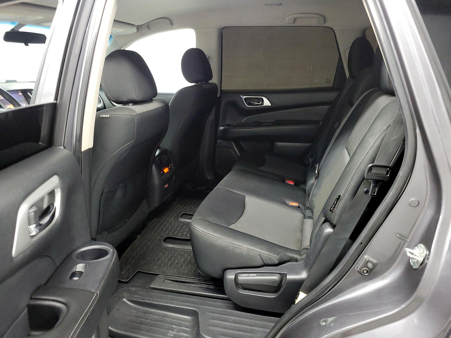 Thumbnail: 2019 Nissan Pathfinder - 19