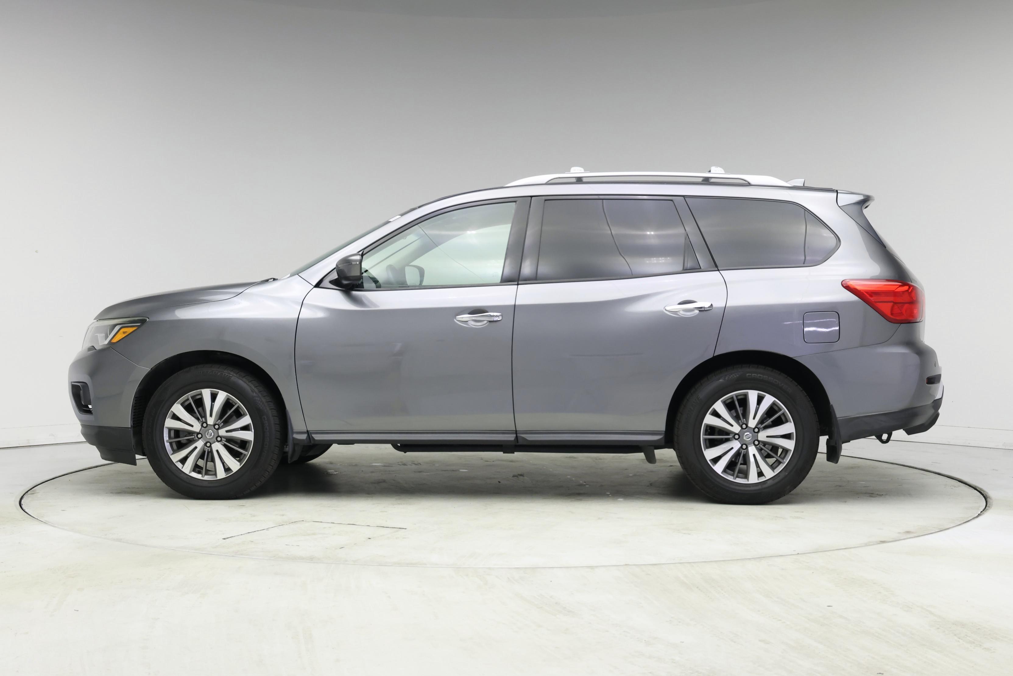 Thumbnail: 2019 Nissan Pathfinder - 3