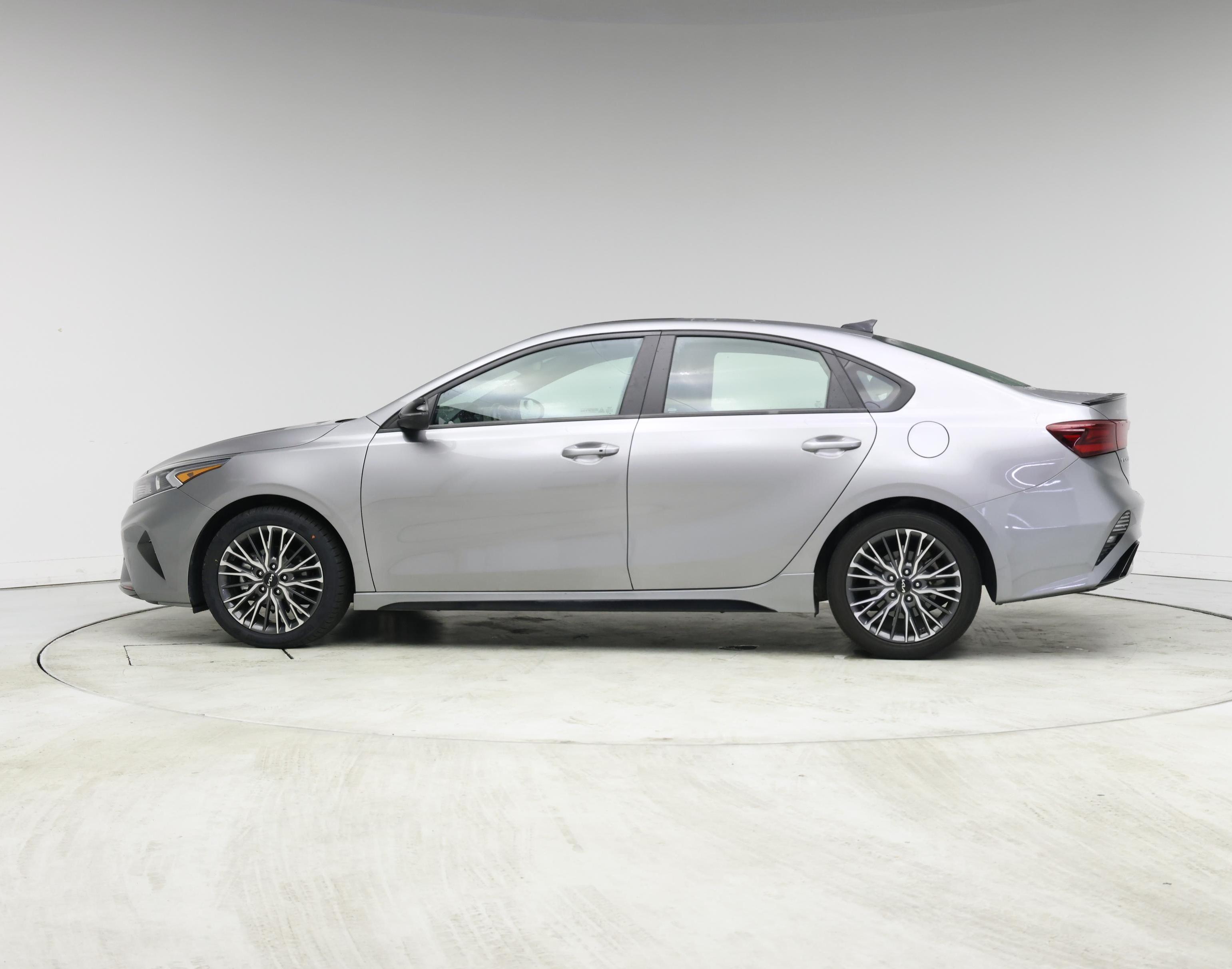 Thumbnail: 2023 Kia Forte - 3
