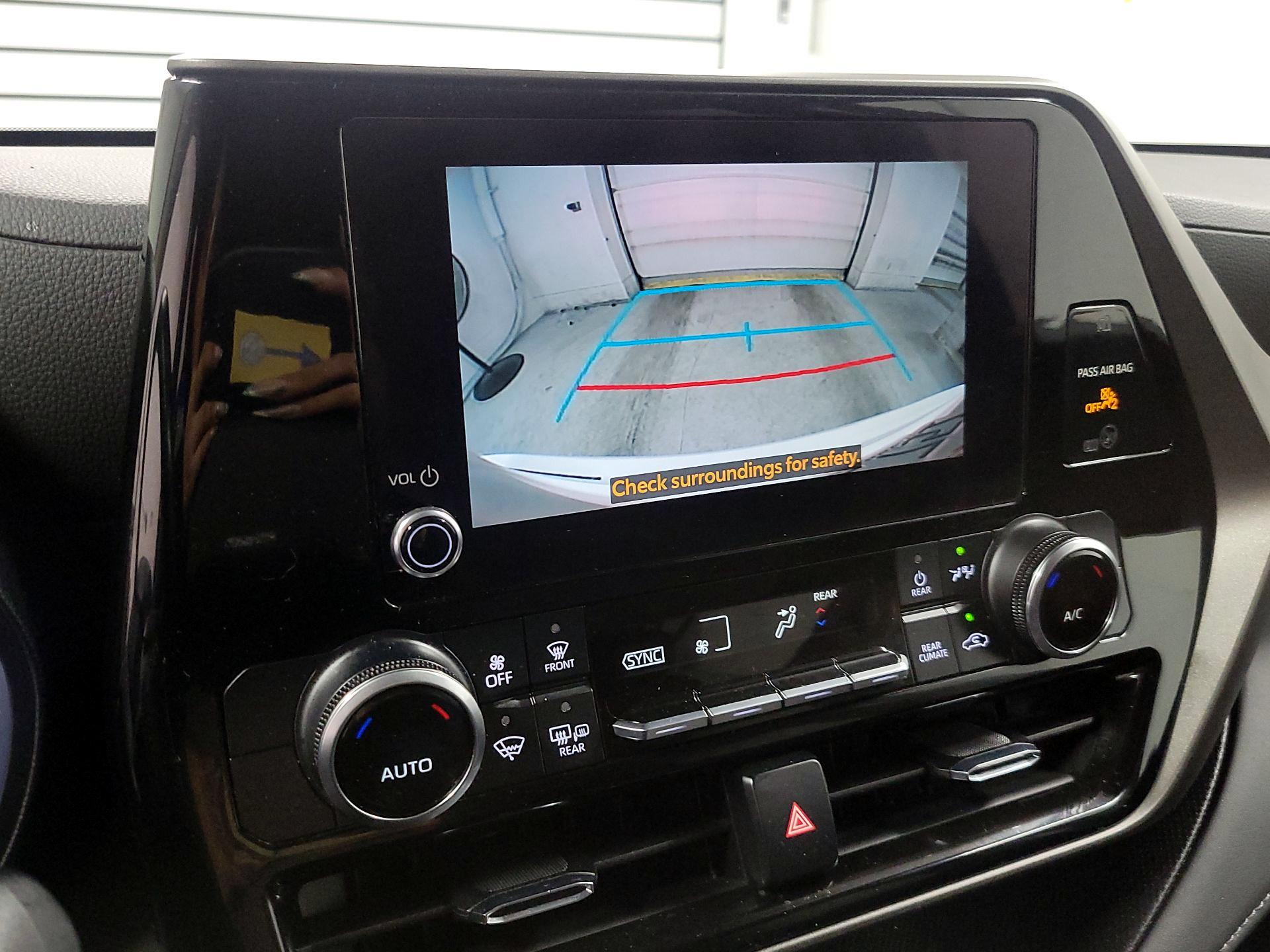 Thumbnail: 2023 Toyota Highlander - 14