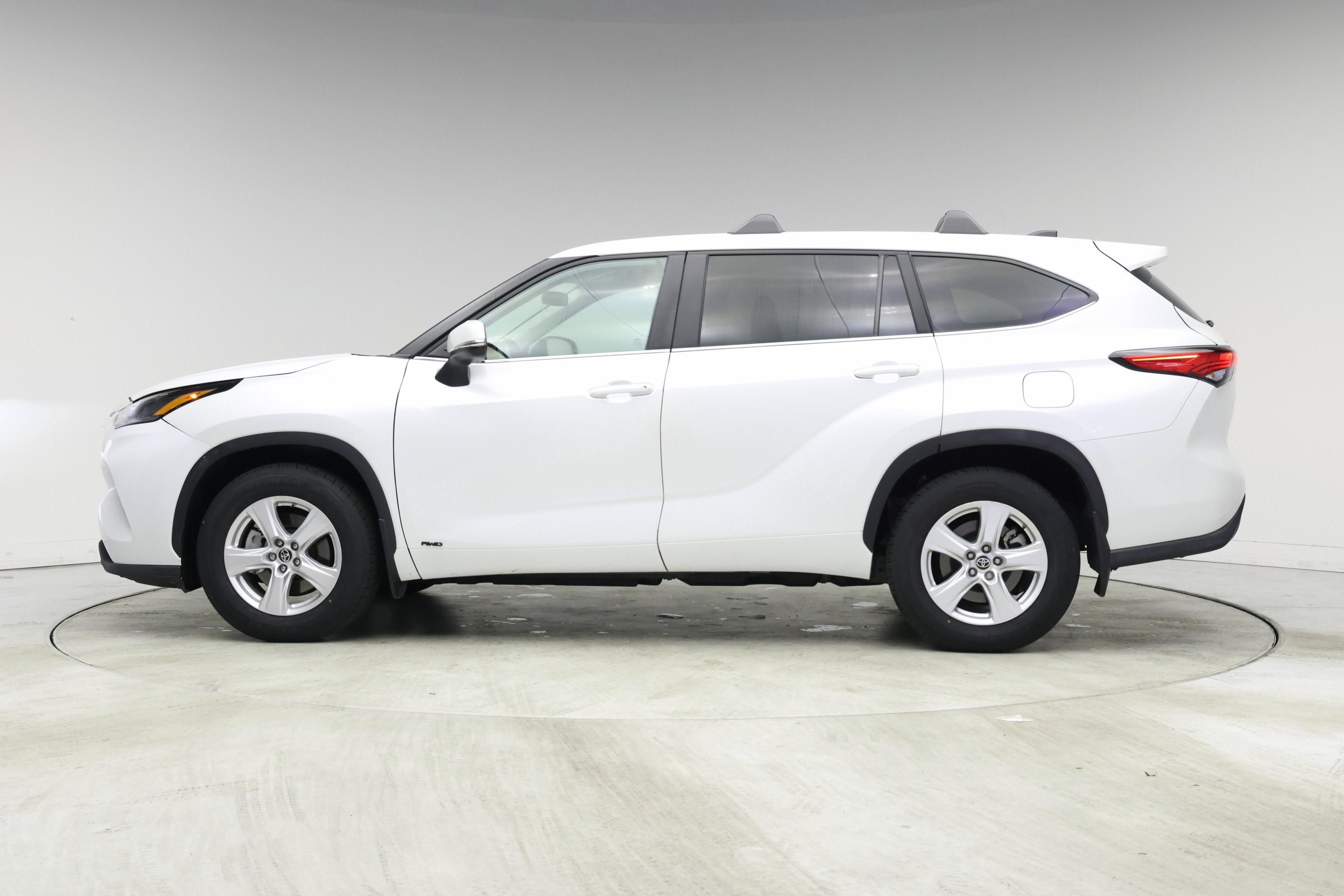 Thumbnail: 2023 Toyota Highlander - 3