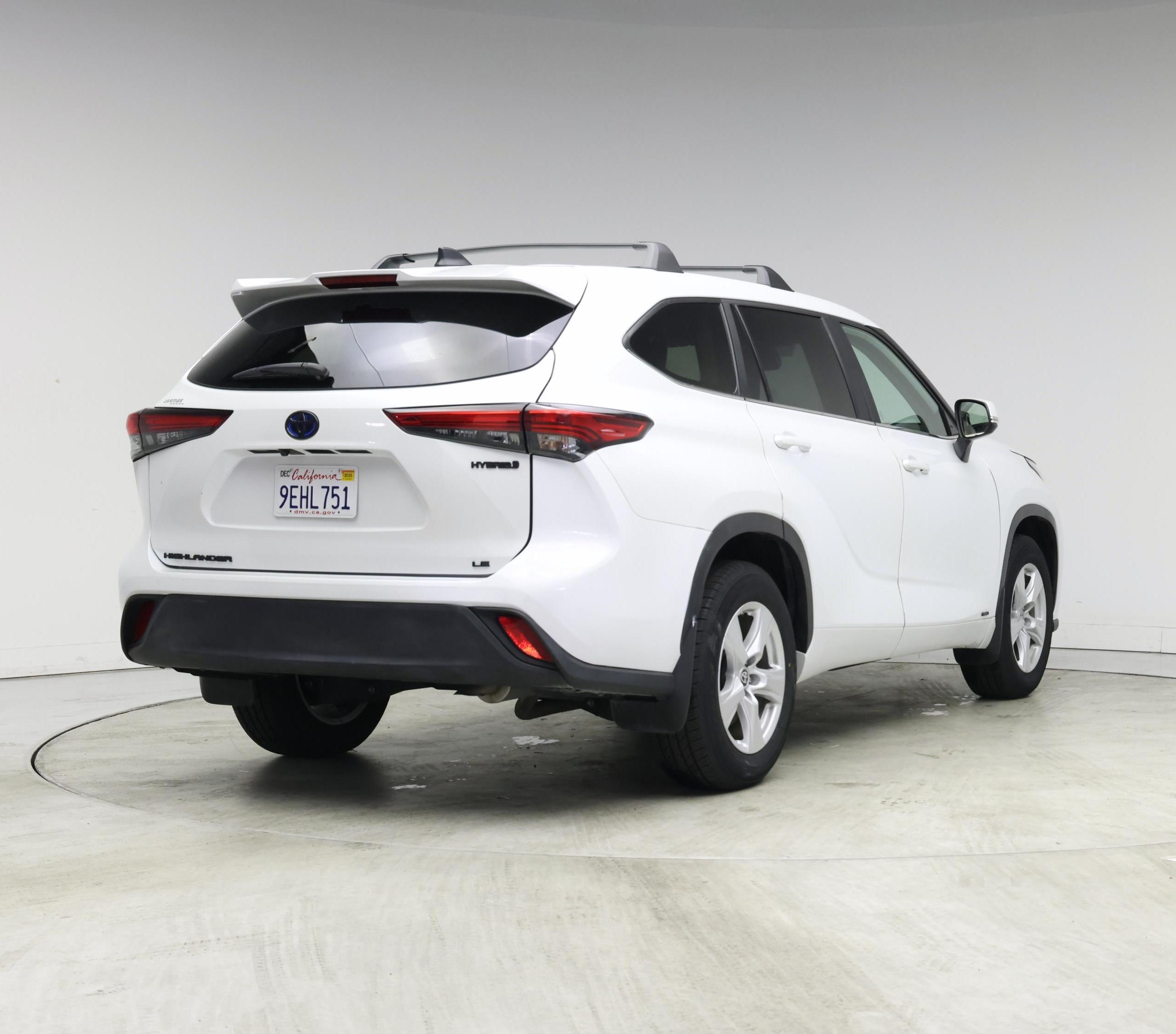 Thumbnail: 2023 Toyota Highlander - 8