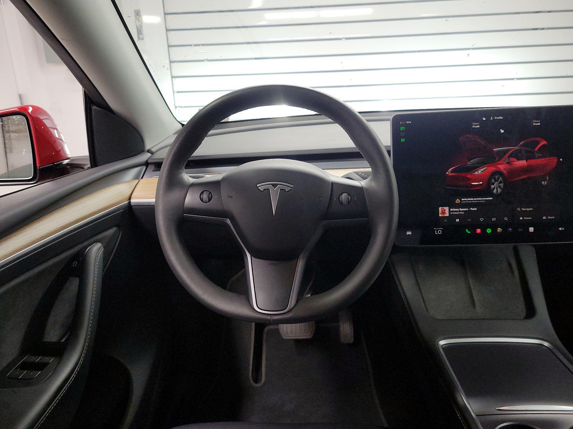 Thumbnail: 2023 Tesla Model Y - 10