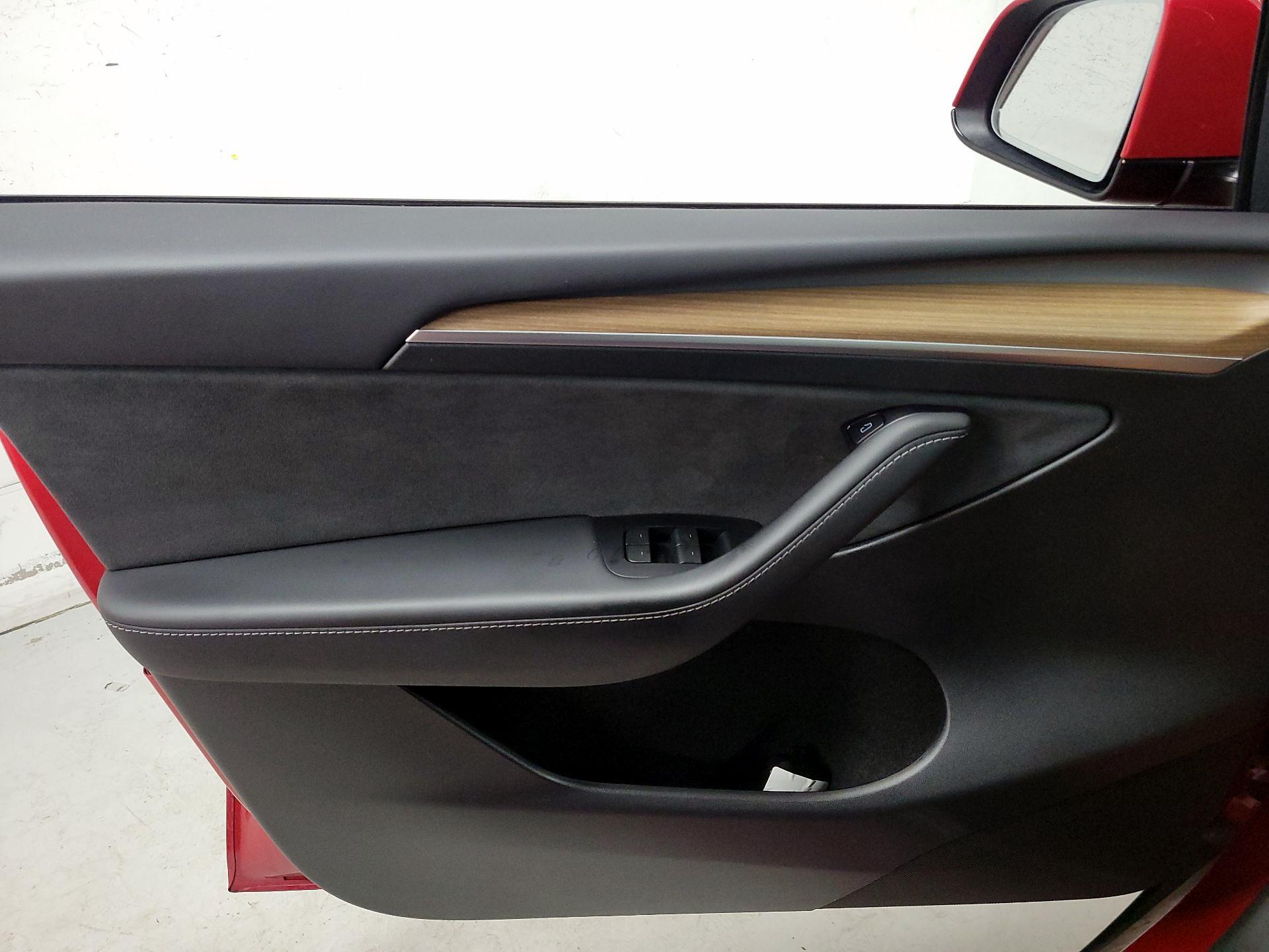 Thumbnail: 2023 Tesla Model Y - 12