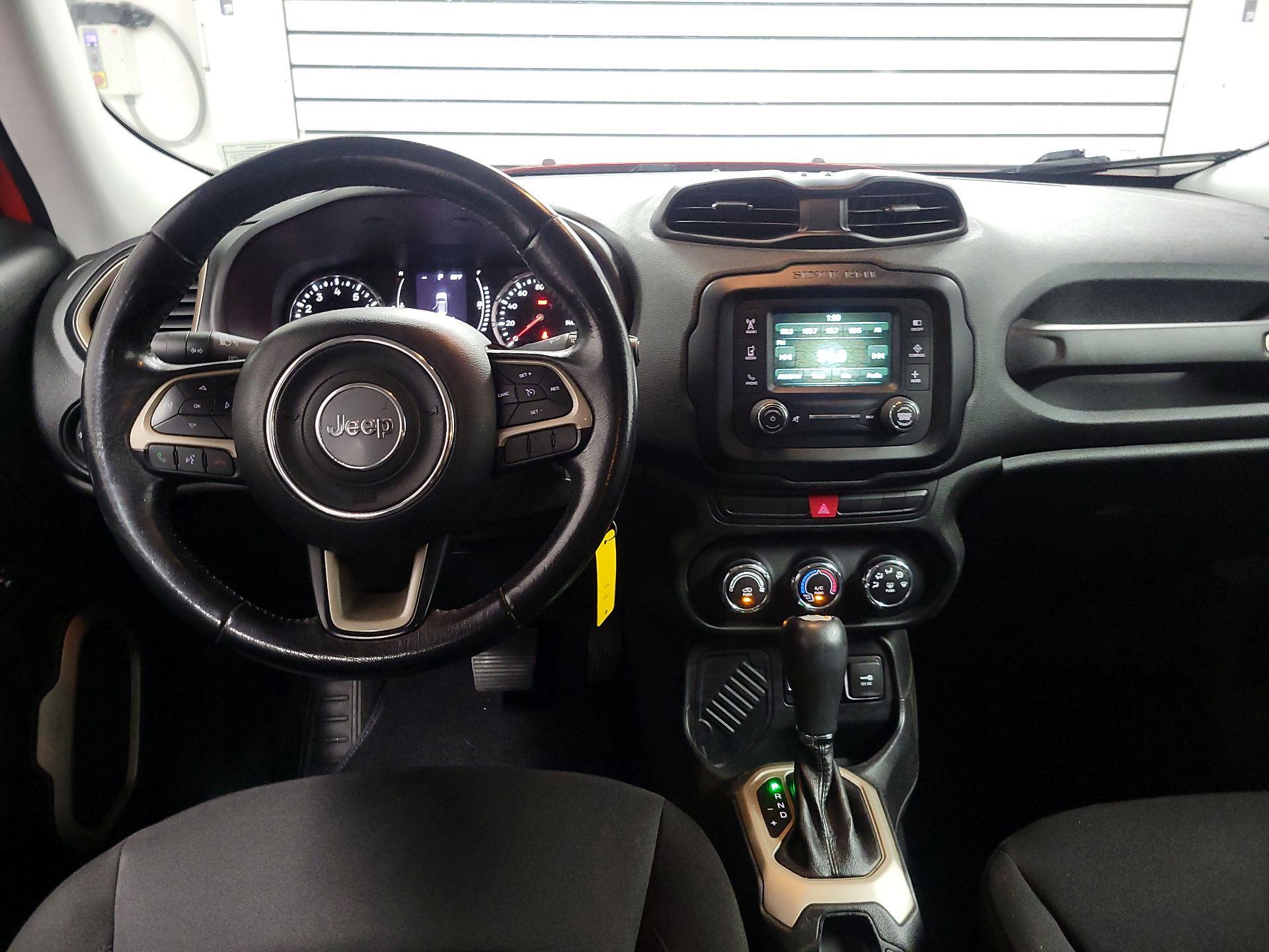 Thumbnail: 2015 Jeep Renegade - 9