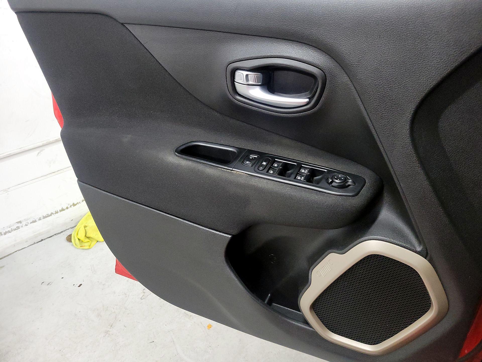 Thumbnail: 2015 Jeep Renegade - 12