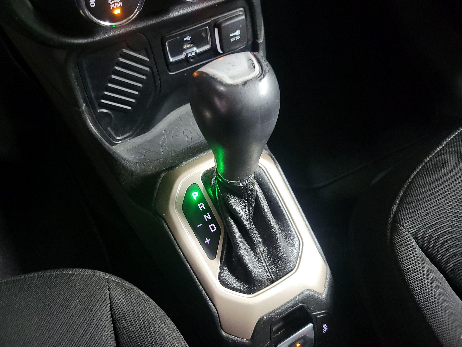 Thumbnail: 2015 Jeep Renegade - 16
