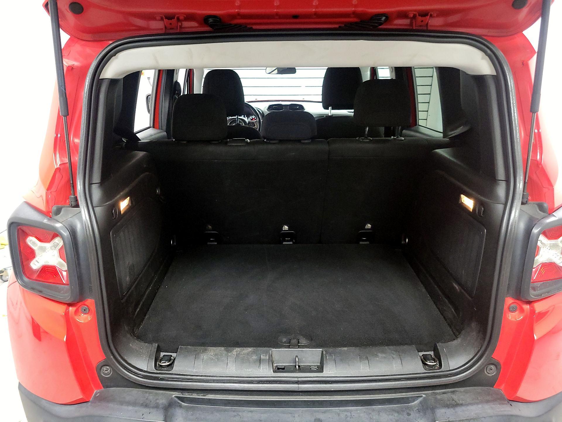Thumbnail: 2015 Jeep Renegade - 18