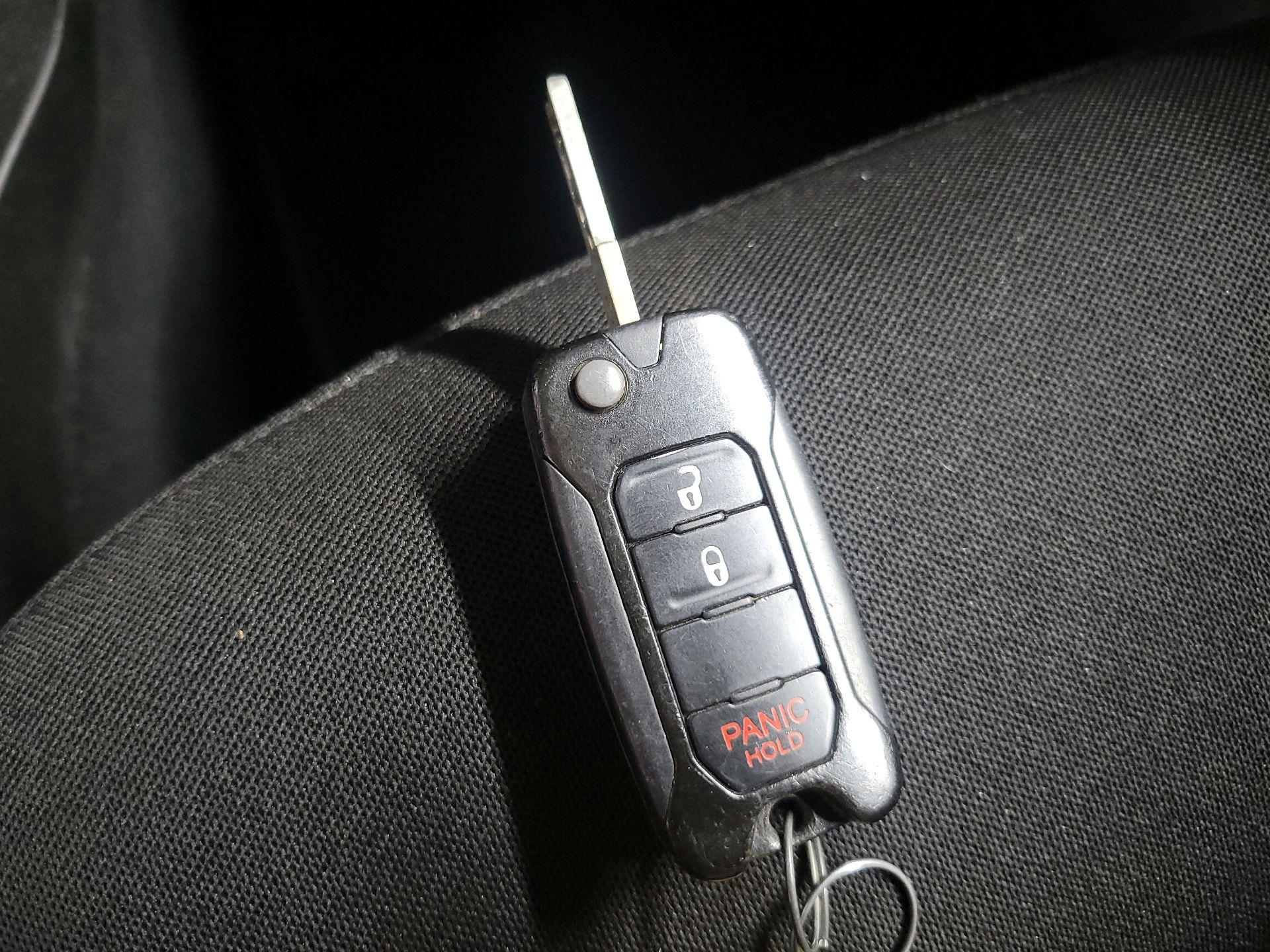 Thumbnail: 2015 Jeep Renegade - 20